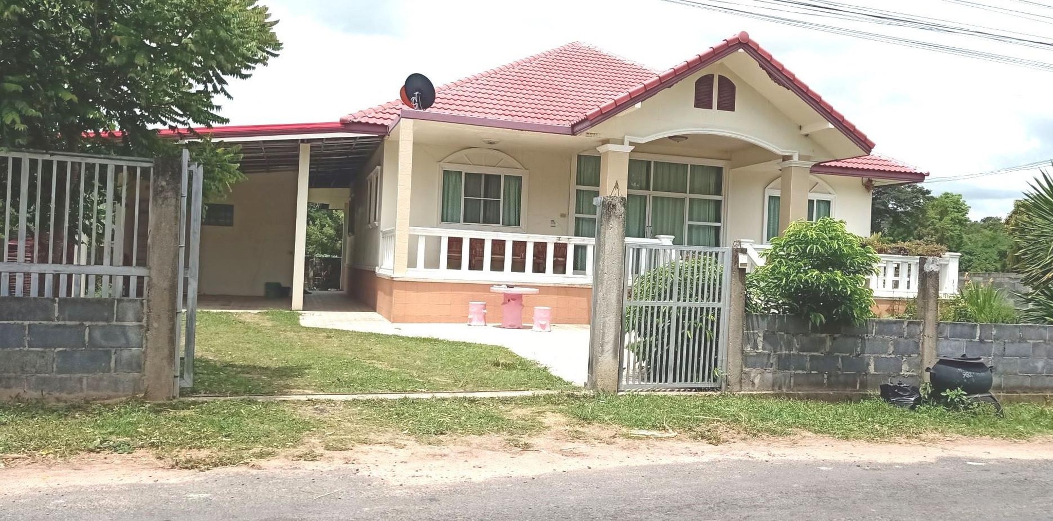 ทรัพย์สถาบันโดย GHB บ้านเดี่ยว ซอยสายบ้านฟ้าหยาด-บ้านข ถนนสายพนมไพร-มหาชนะชัย