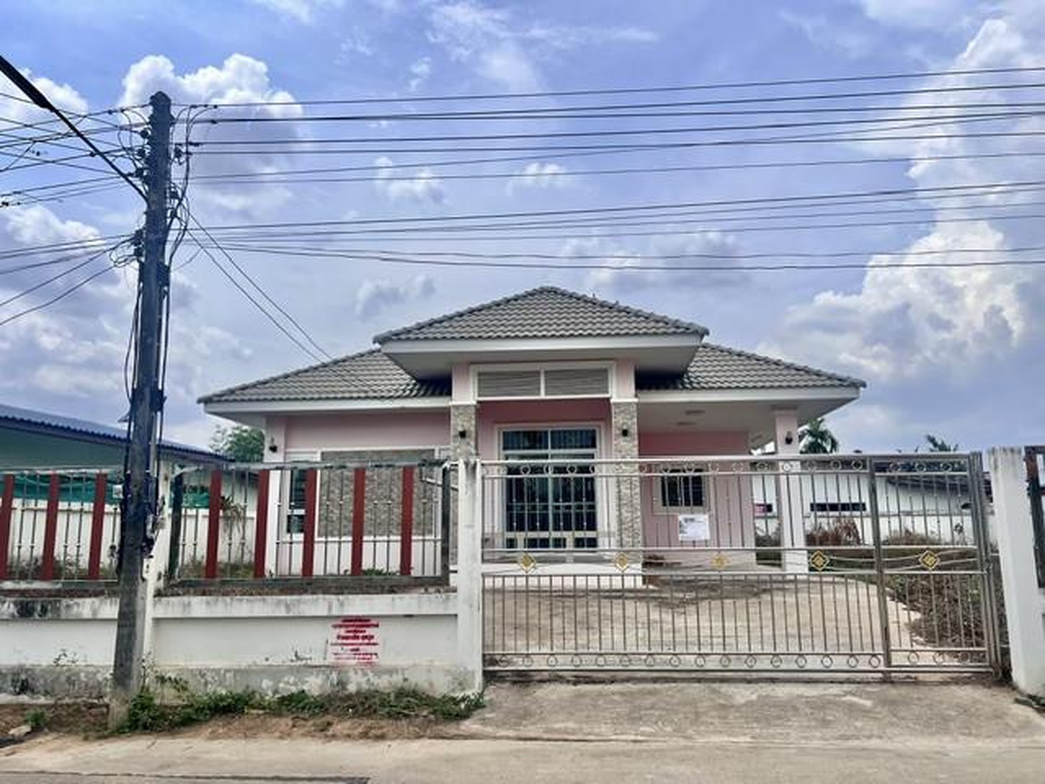 ทรัพย์สถาบันโดย GHB บ้านเดี่ยว ซอยภายในหมู่บ้านหนองแคน ถนนสายบ้านกระมัลพัฒนา-บ
