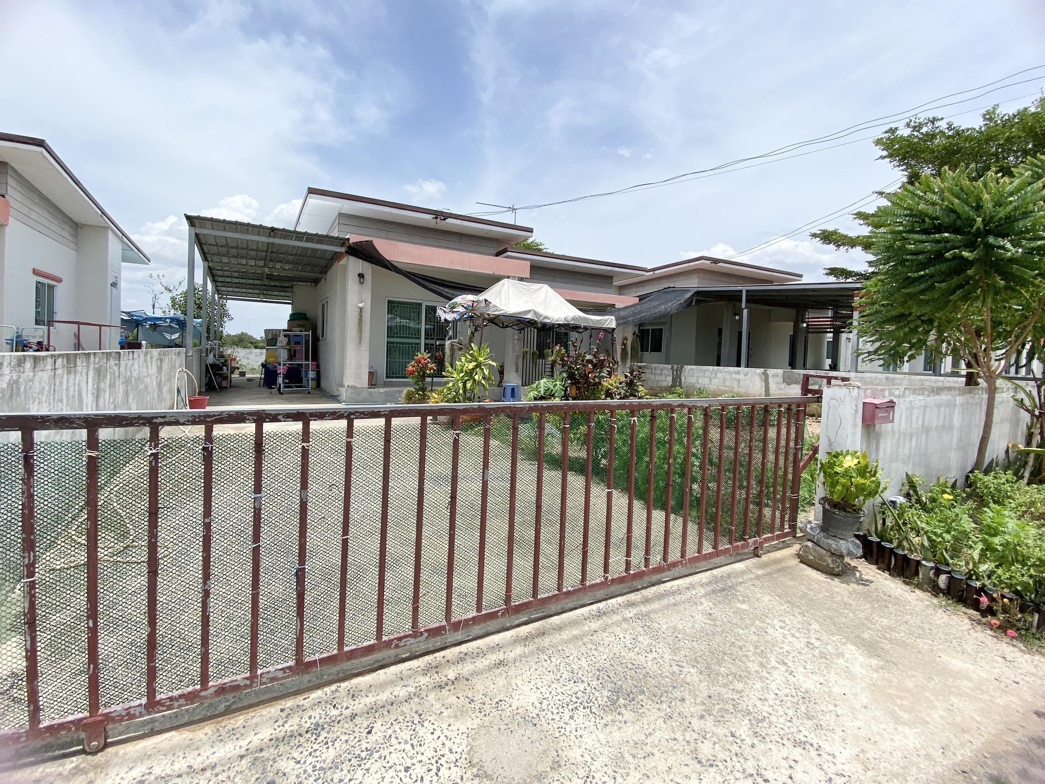 ทรัพย์สถาบันโดย GHB บ้านเดี่ยว มีสุข