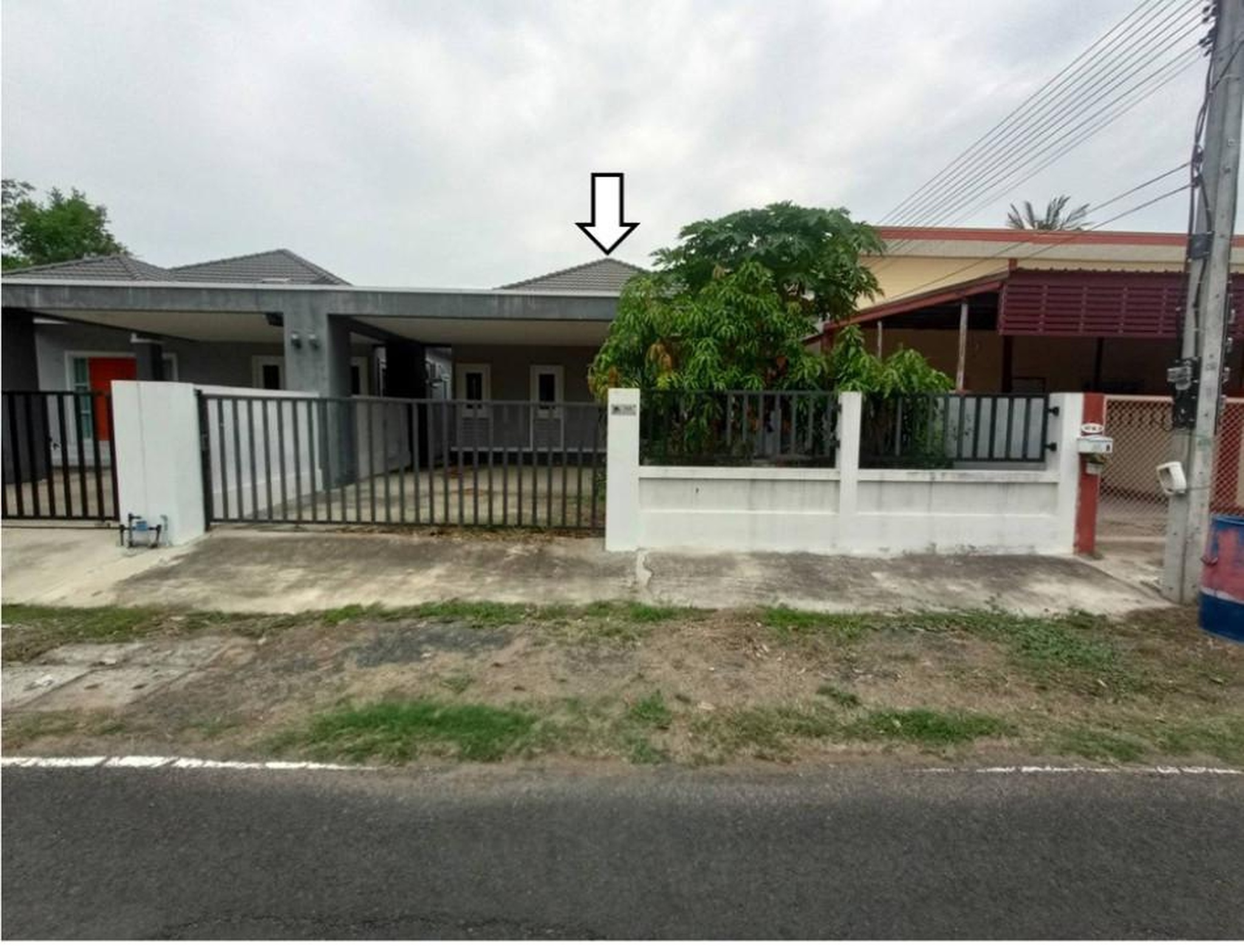 ทรัพย์สถาบันโดย GHB บ้านแฝด ถนนสายลำปลายมาศ-ห้วยแถล