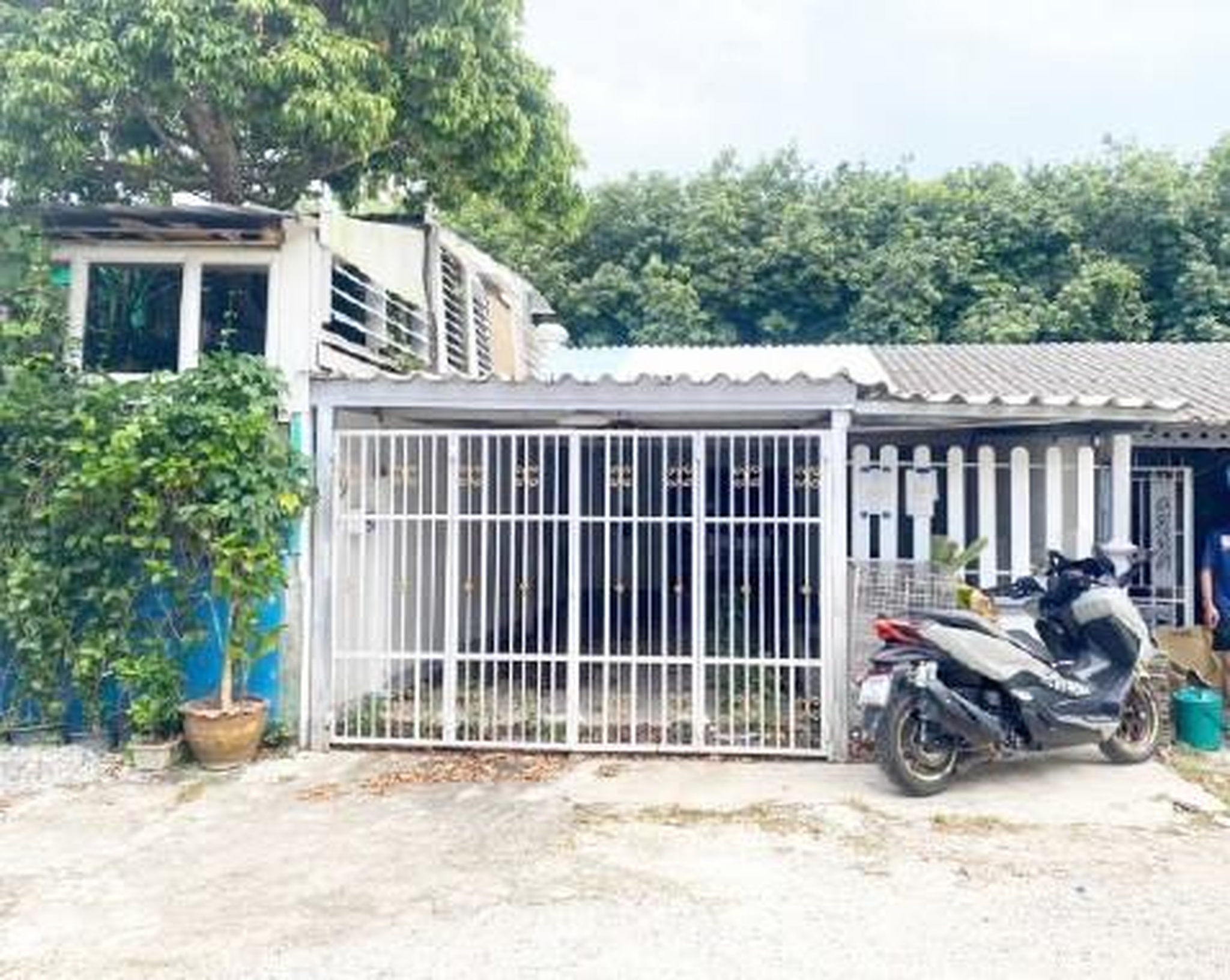 ทรัพย์สถาบันโดย GHB ทาวน์เฮาส์ ซอยเเสวงหาทรัพย์ ถนนหนองตะพาน-หนองละลอก