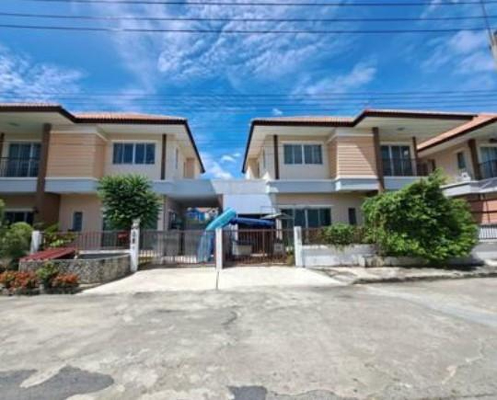 ทรัพย์สถาบันโดย GHB บ้านแฝด พนาสนธิ์วิลล่าลำลูกกา-คลอง 4