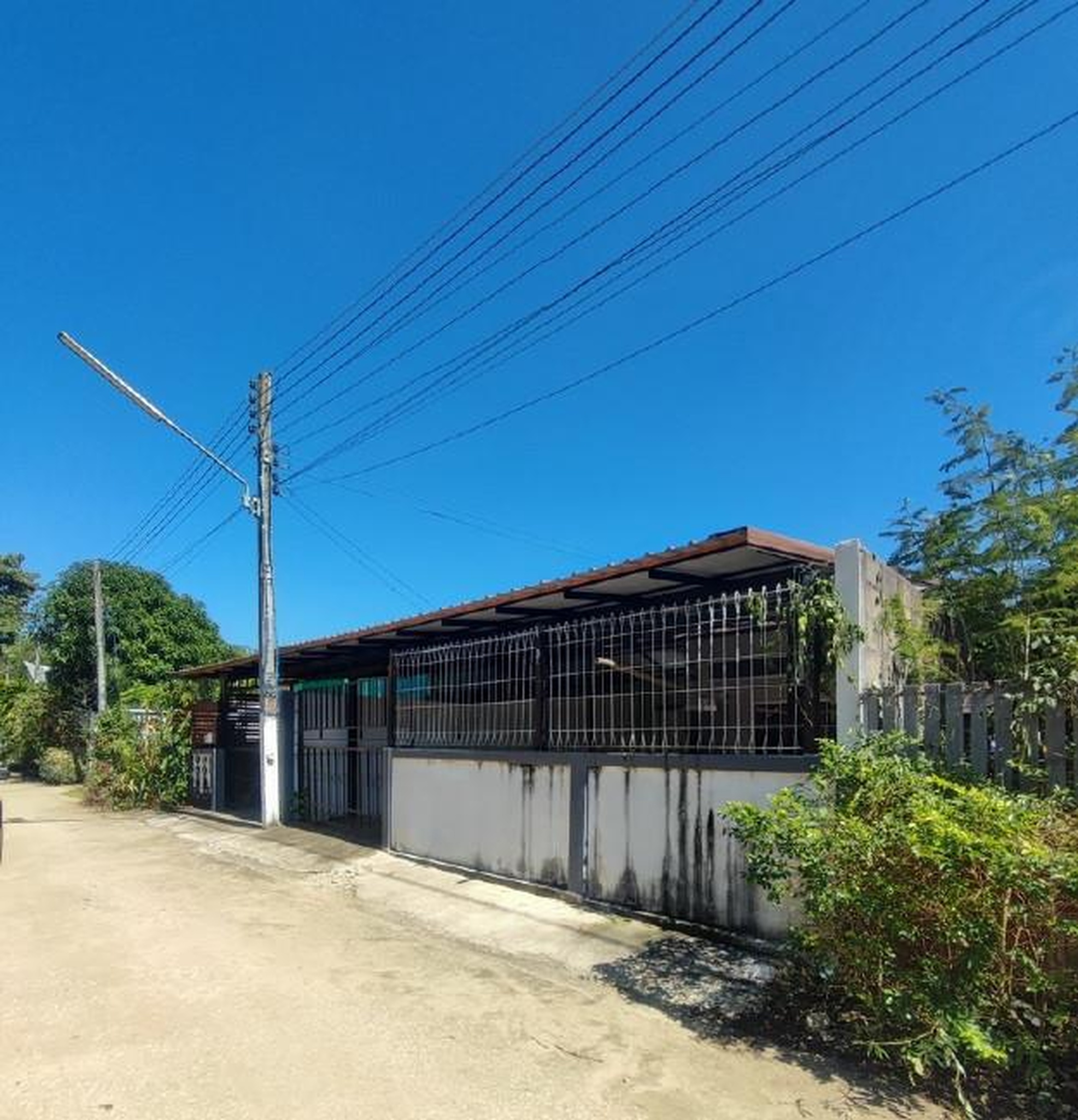 ทรัพย์สถาบันโดย GHB ทาวน์เฮาส์ ถนนพหลโยธิน ทล.1