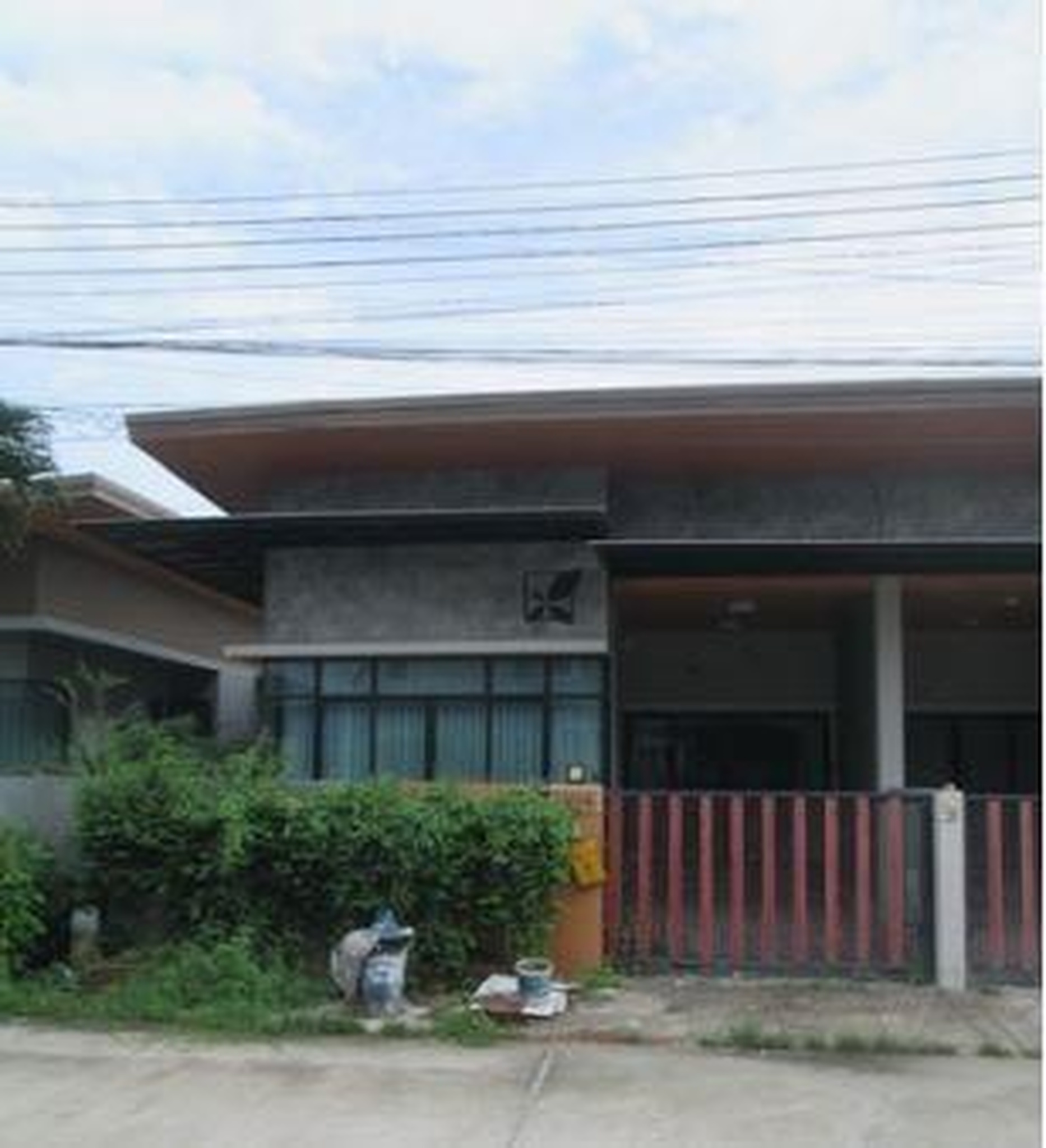 ทรัพย์สถาบันโดย GHB บ้านแฝด ซอยหมู่บ้าน บ้านสวนวังน ถนนบ้านพรุธานี