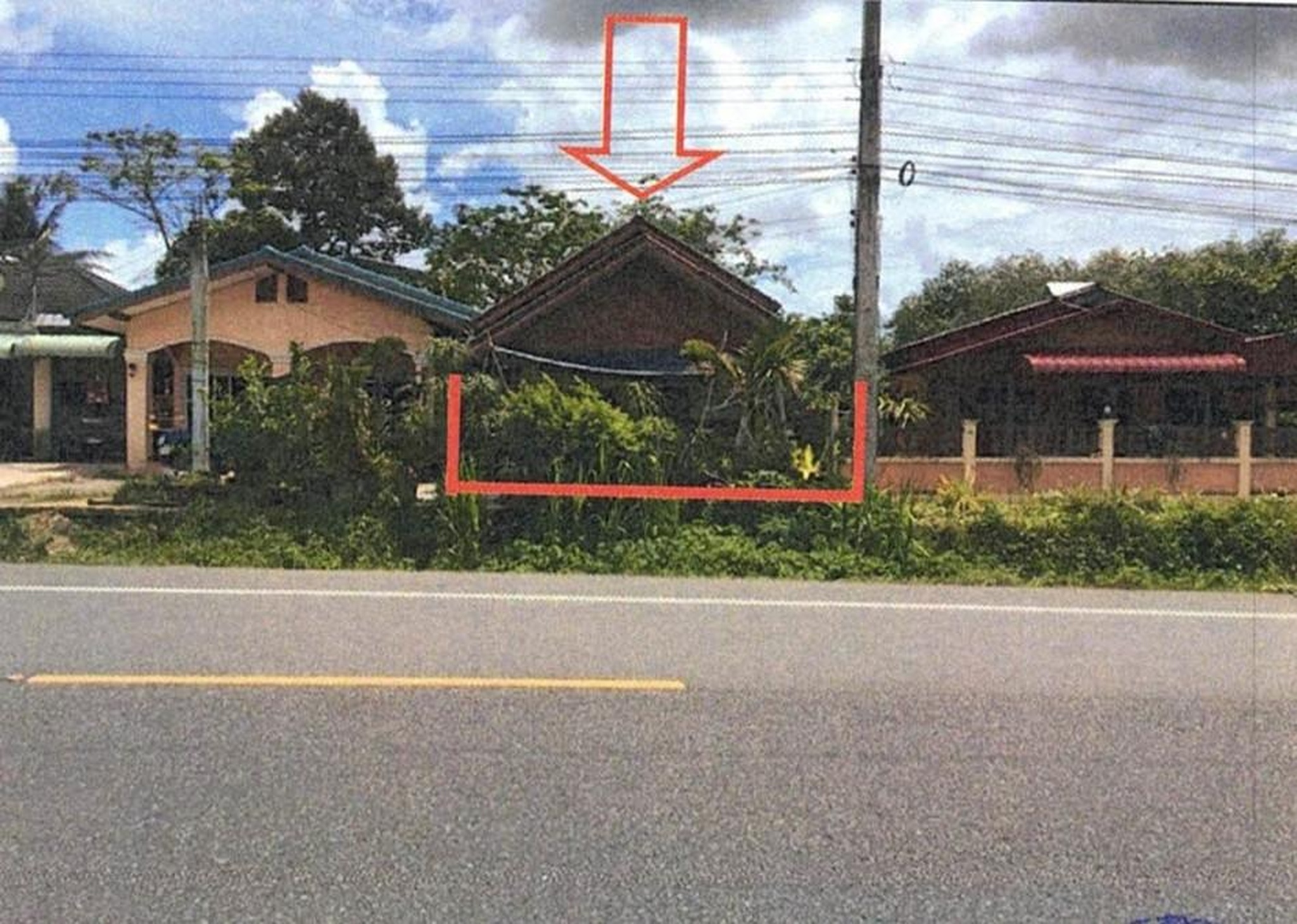 ทรัพย์สถาบันโดย GHB บ้านเดี่ยว ถนนทางหลวงชนบท (สายบ้าน