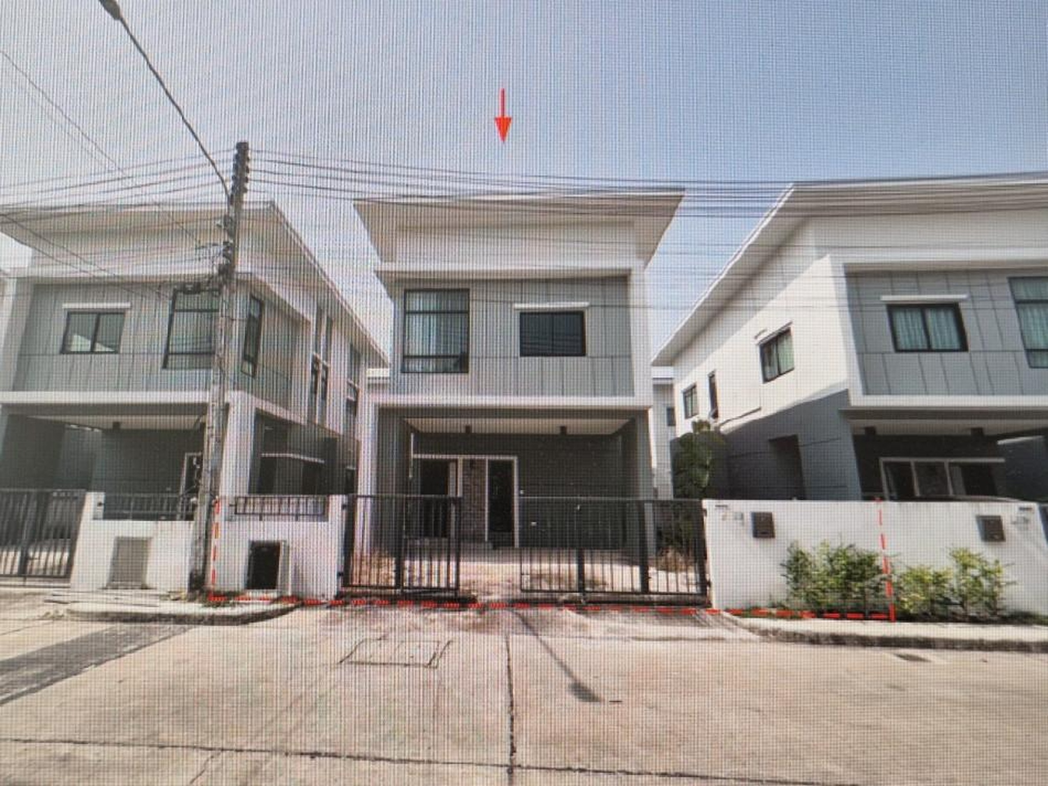 ทรัพย์สถาบันโดย GHB บ้านแฝด ซอยภายในโครงการหมู่บ้าน ถนนสายอุบลราชธานี-ตระกา