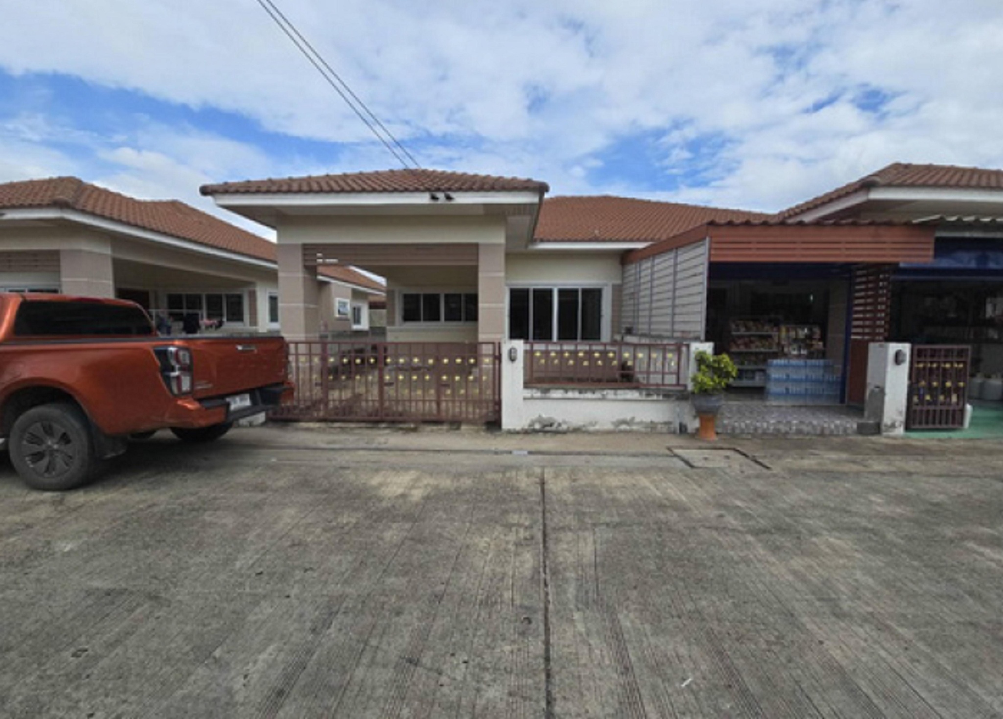 ทรัพย์สถาบันโดย GHB บ้านแฝด ซอยอบจ.บ.หนองตะคอง-บ.หน ถนนราชสีมา - โชคชัย(ทล.