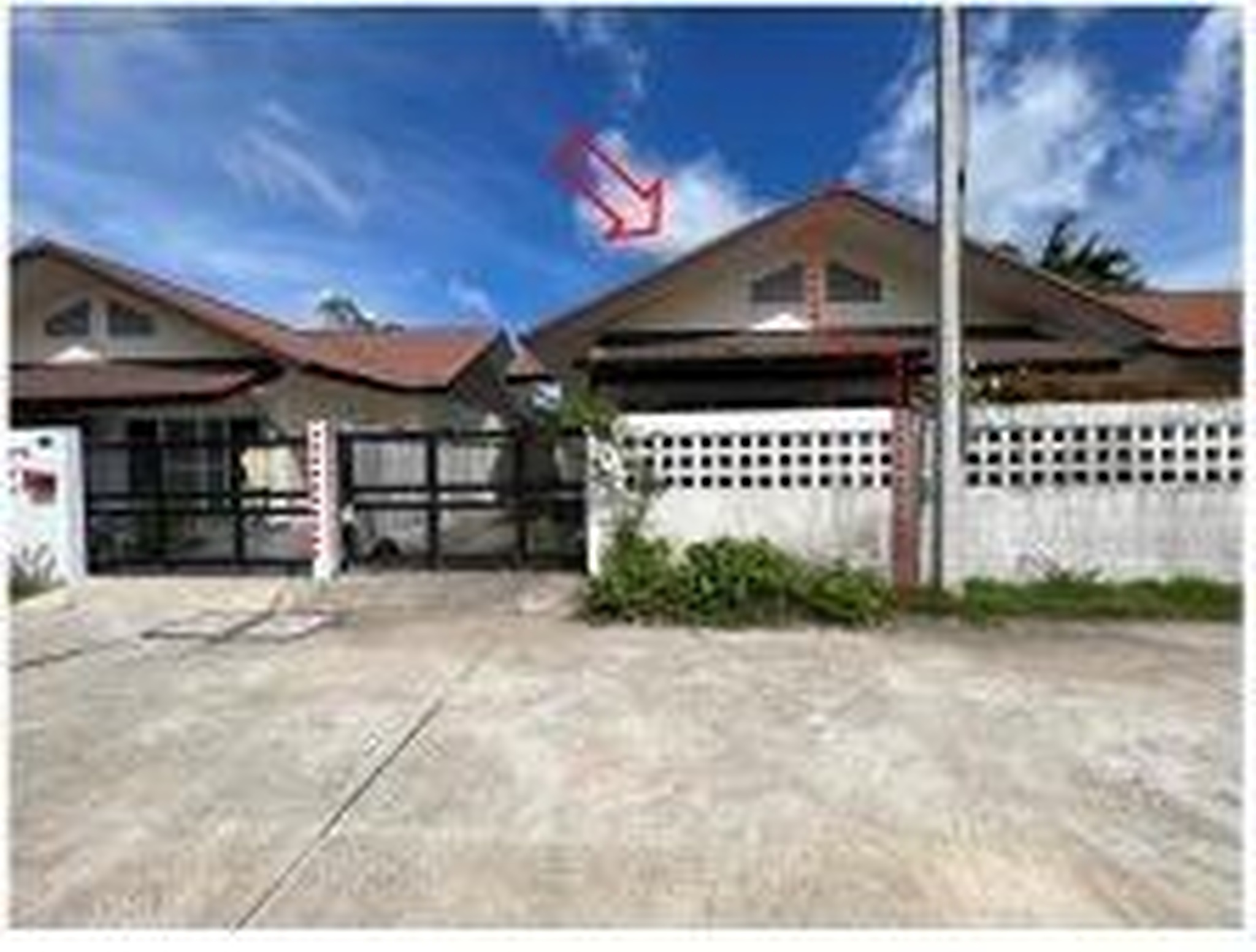 ทรัพย์สถาบันโดย GHB บ้านแฝด ซอยหมู่บ้านเข็มทอง ถนนภาษีเจริญ