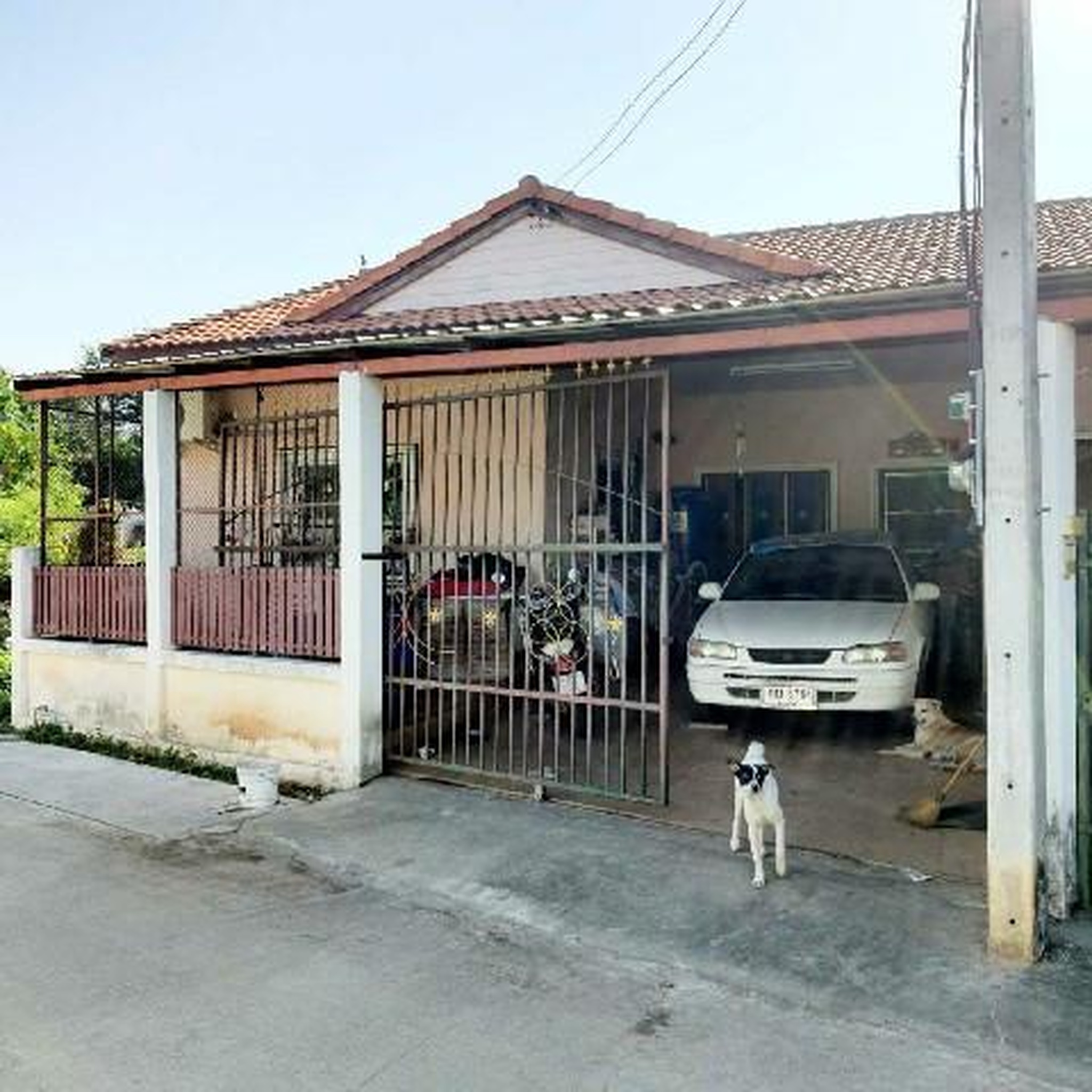 ทรัพย์สถาบันโดย GHB บ้านแฝด ซอยหมู่บ้านนาทอง ถนนสายพิษณุโลก-บึงพระ