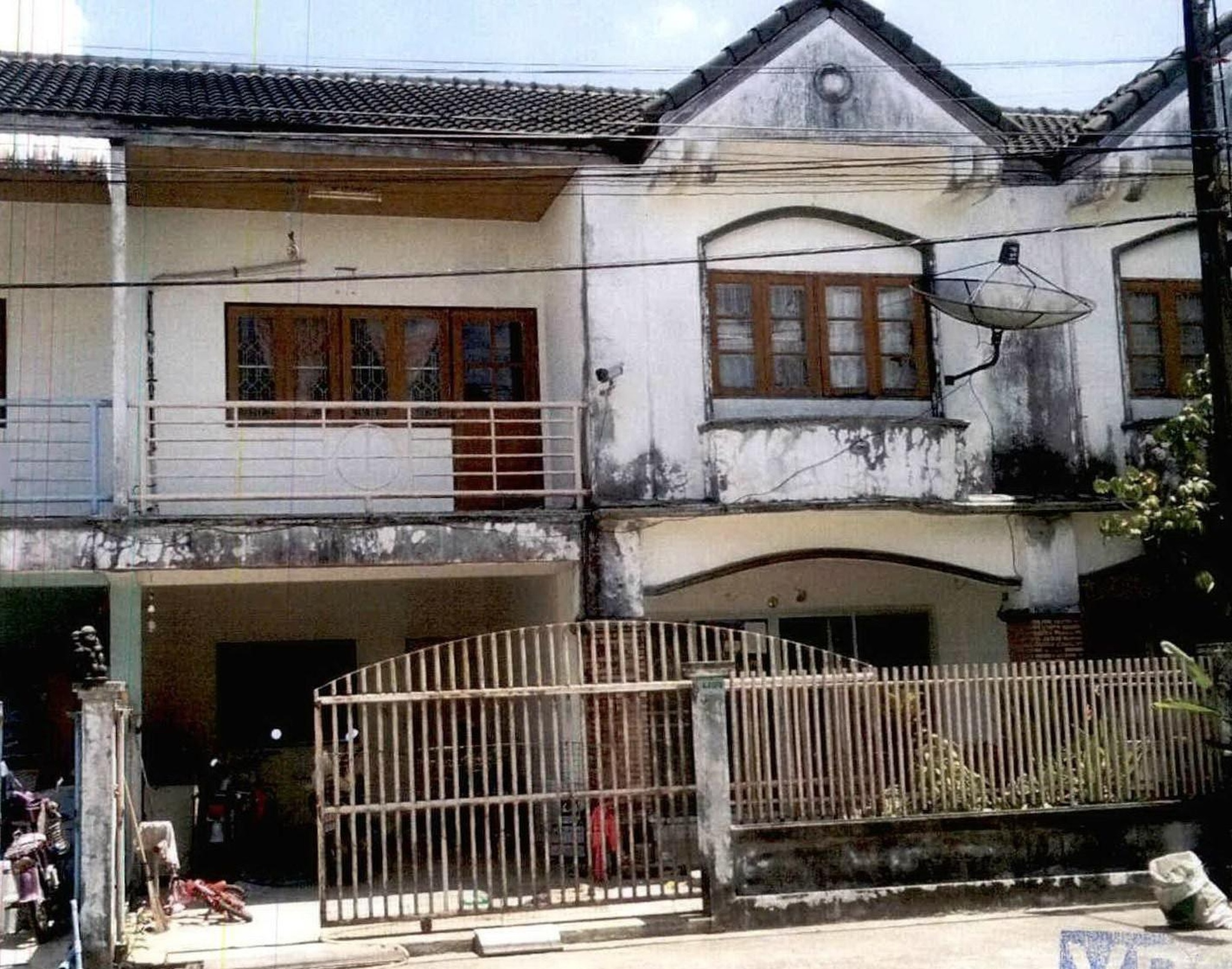 ทรัพย์สถาบันโดย GHB ทาวน์เฮาส์ ถนนศาลากระเบื้อง-วังพะเ