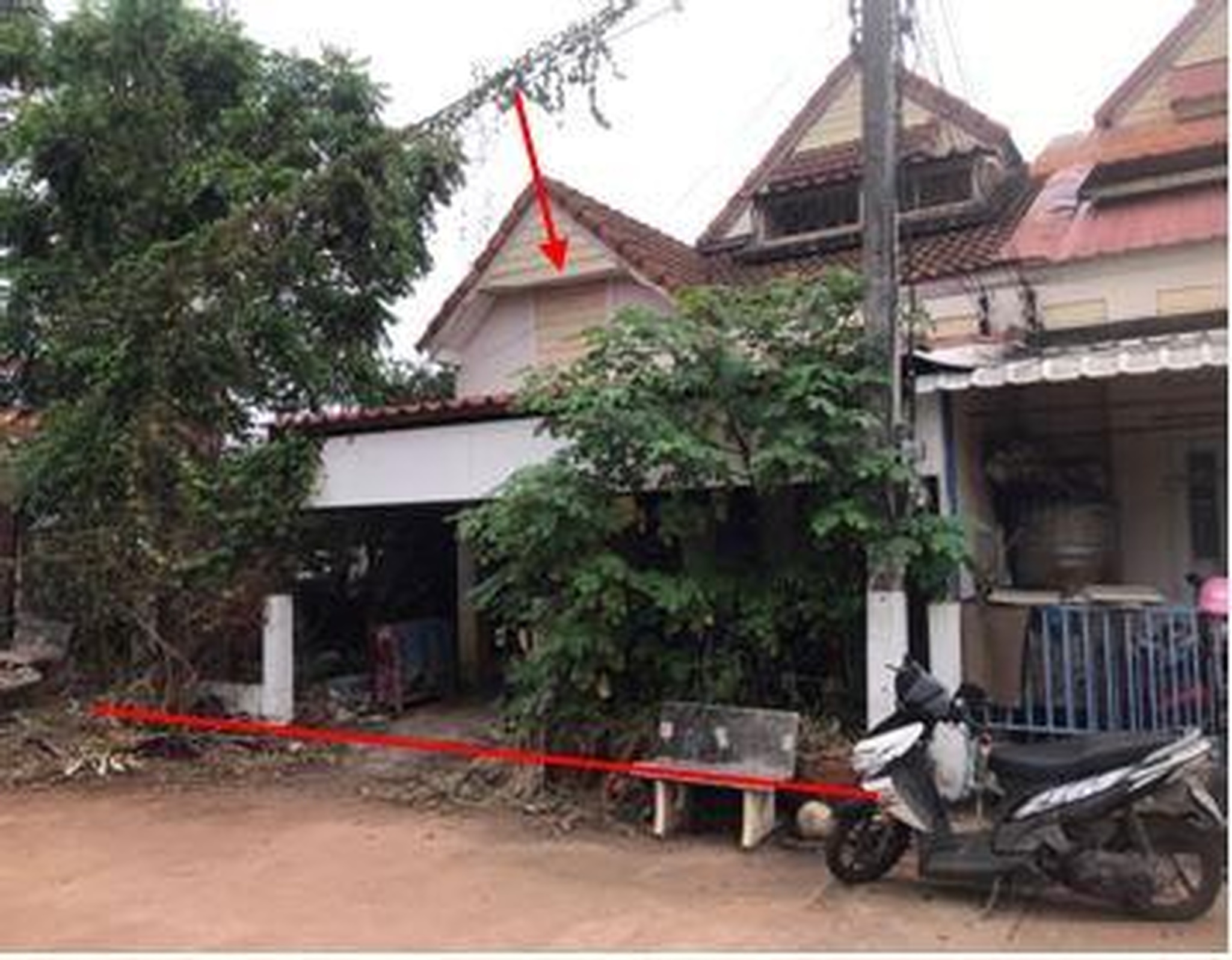 ทรัพย์สถาบันโดย GHB ทาวน์เฮาส์ ถนนรพช.บ้านต้นขาม-บ้านห