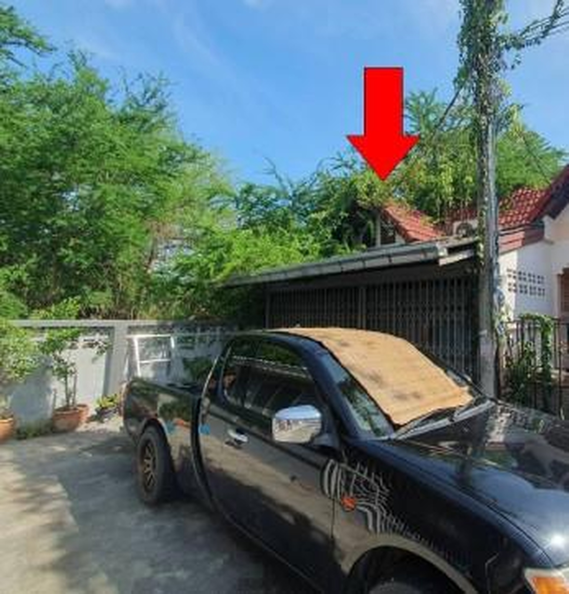 ทรัพย์สถาบันโดย GHB ทาวน์เฮาส์ ซอยถนน อบต.เสม็ด 1 ถนนอบต.เสม็ด