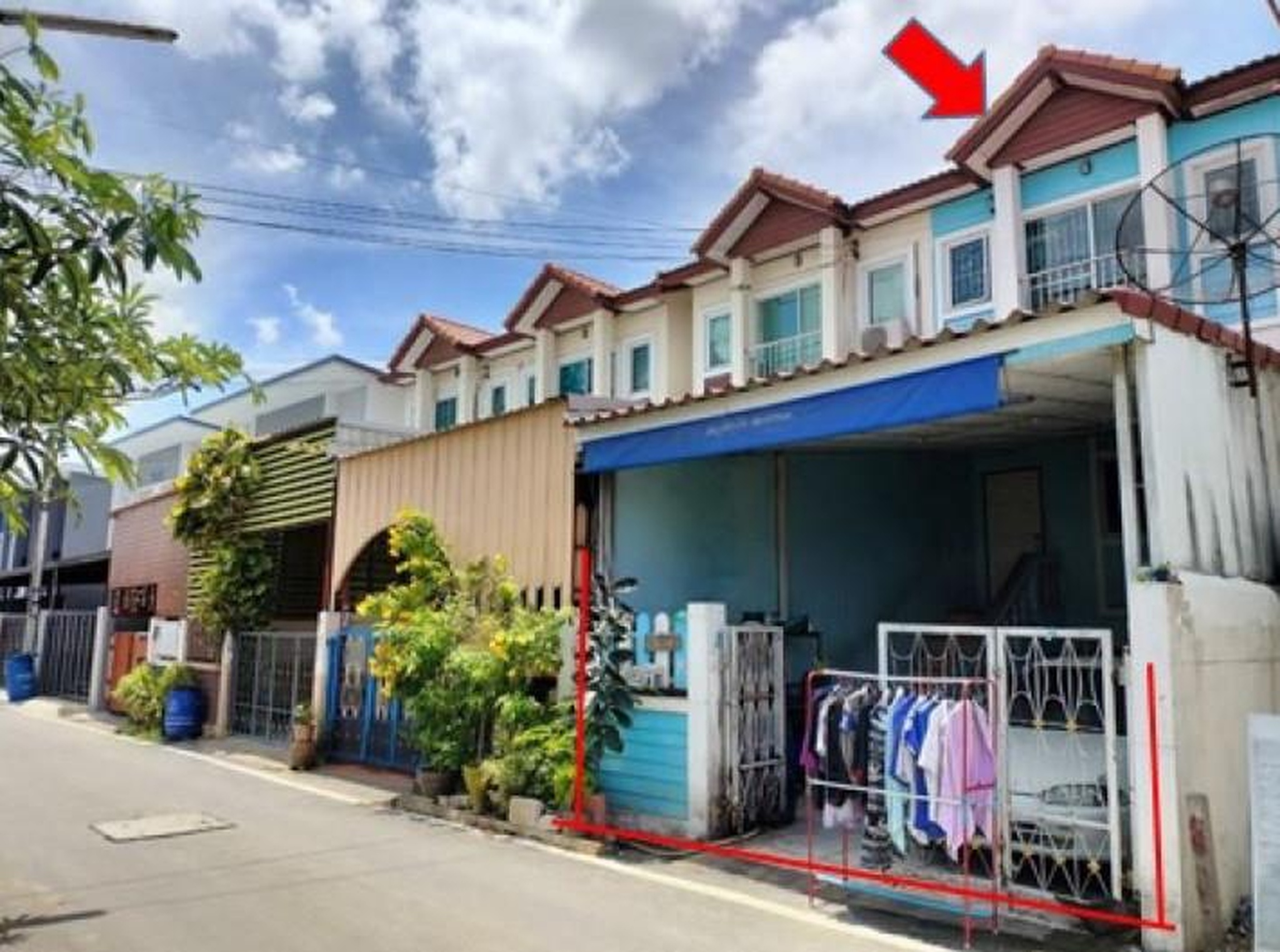 ทรัพย์สถาบันโดย GHB บ้านแฝด ซอยพยอม 6 ถนนเลียบคลองระพีพัฒน์
