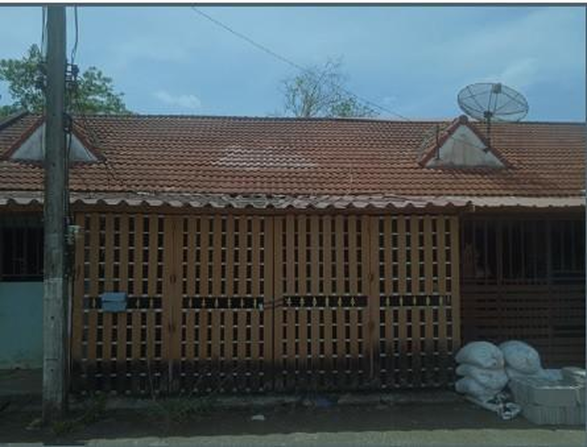 ทรัพย์สถาบันโดย GHB ทาวน์เฮาส์ ซอยเลี่ยงเมือง2 ถนนกาญจนวนิช