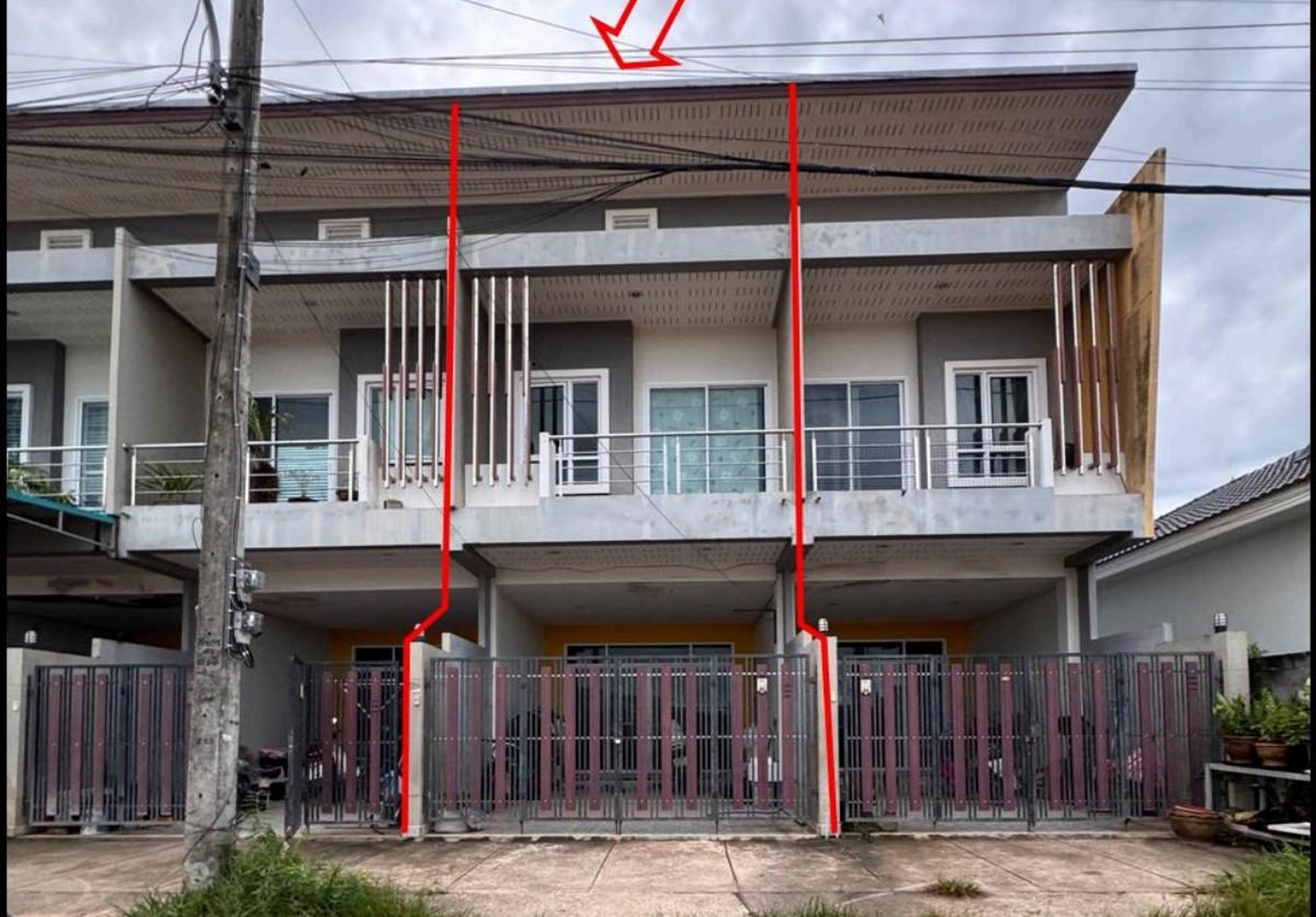 ทรัพย์สถาบันโดย GHB ทาวน์เฮาส์ ถนนชายทุ่ง