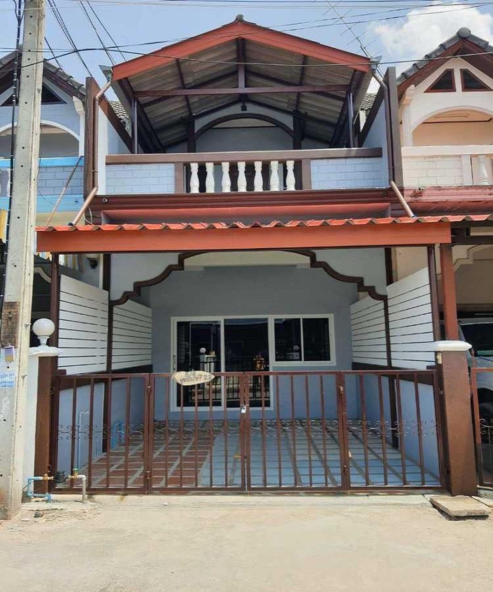 ทรัพย์สถาบันโดย GHB ทาวน์เฮาส์ ซอยมุขมนตรี ซ.23 ถนนนครราชสีมา-ปักธงชัย(ทล.304)