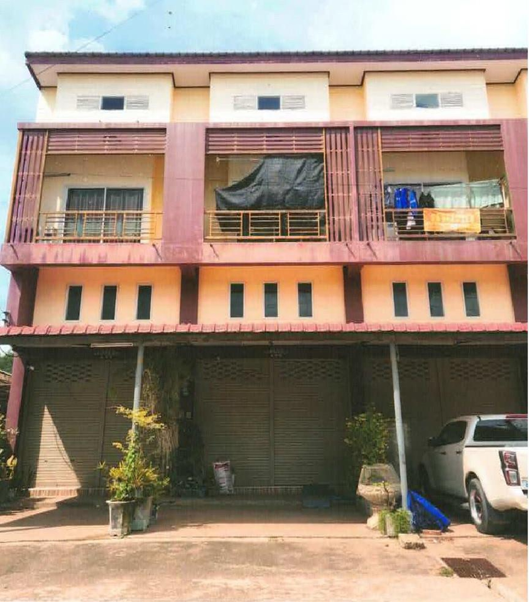 ทรัพย์สถาบันโดย GHB ตึกแถว-อาคารพาณิชย์ ถนนทล.ชบ.บ้านตาคลี-บ้าน