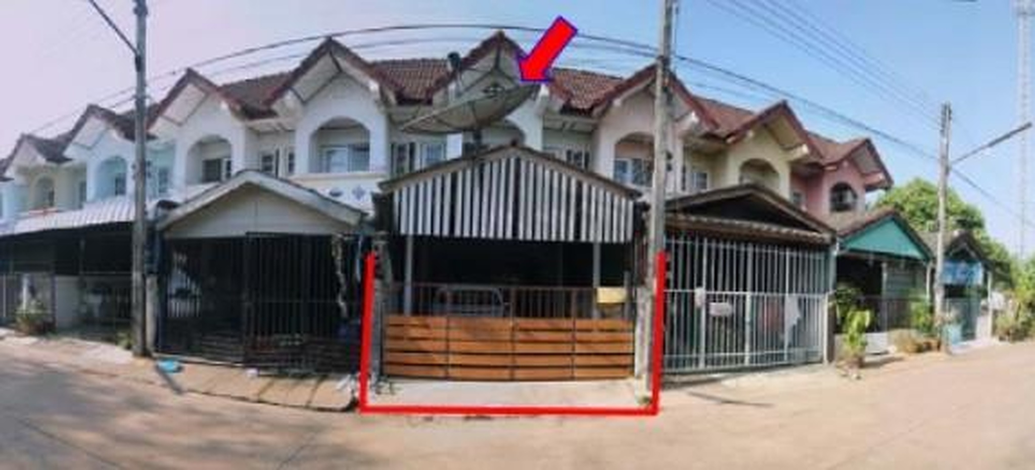 ทรัพย์สถาบันโดย GHB ทาวน์เฮาส์ ซอยม.บ้านในสวน 1 ถนนสุราษฎร์ธานี-พุนพิน