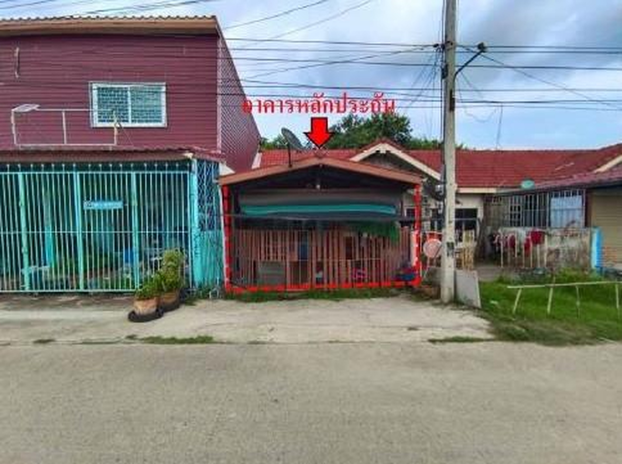 ทรัพย์สถาบันโดย GHB ทาวน์เฮาส์ ซอยถนนเลียบคลองชลประทาน ถนนอยุธยา-นครหลวง(ทล.30