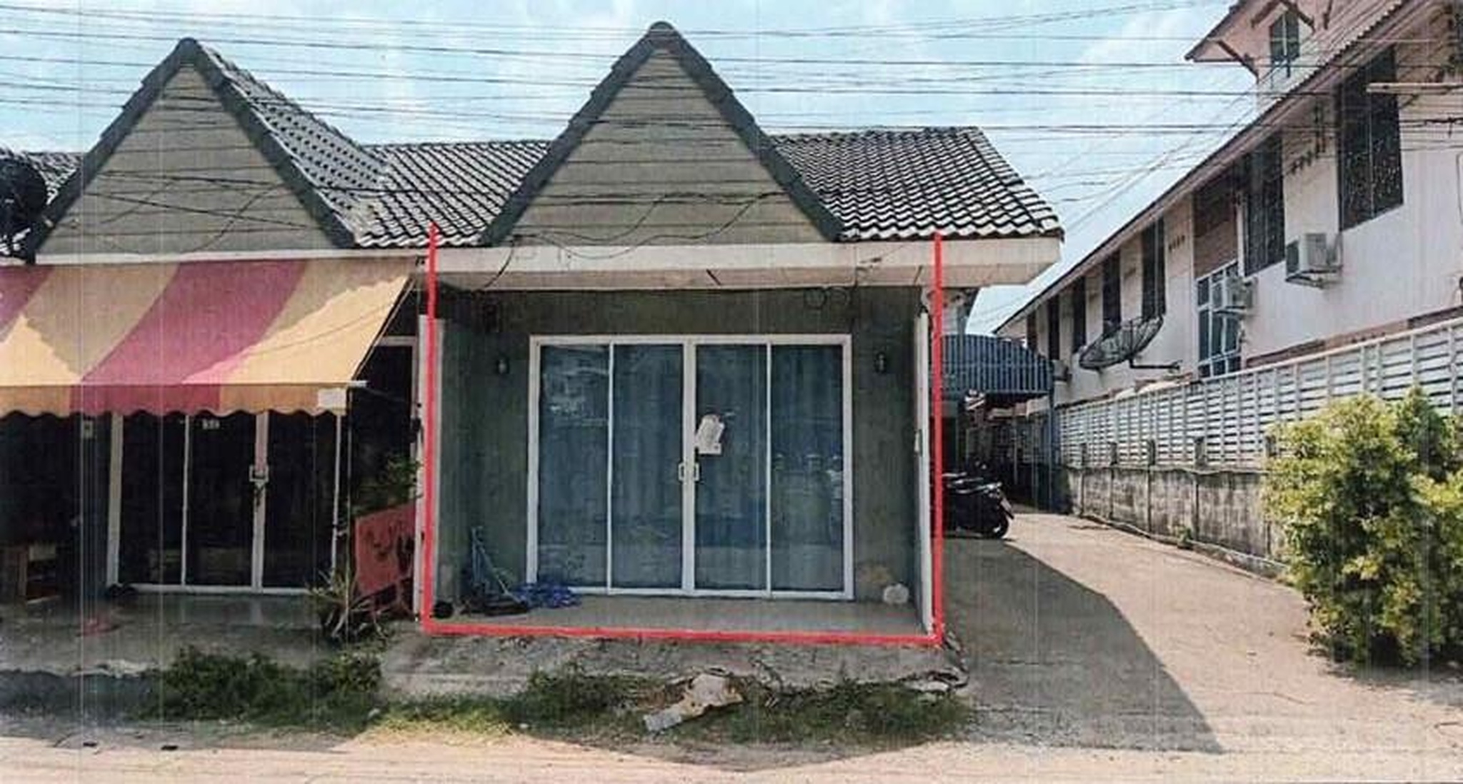 ทรัพย์สถาบันโดย GHB ทาวน์เฮาส์ ซอยซอยบ้านกอก 26 ถนนบ้านกอก