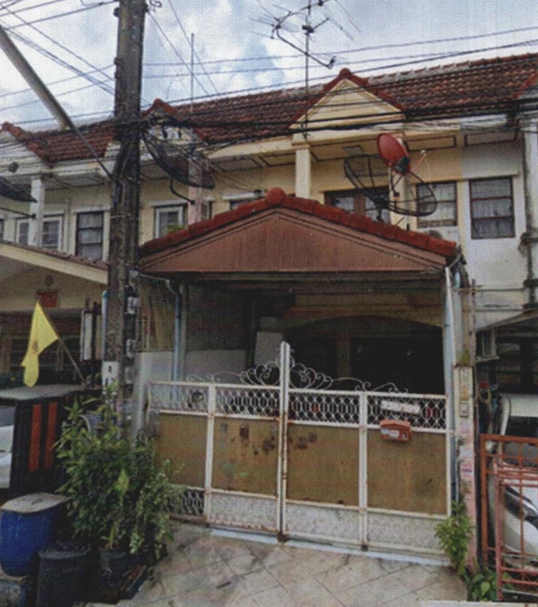 ทรัพย์สถาบันโดย GHB ทาวน์เฮาส์ รุ่งนภาเพลส