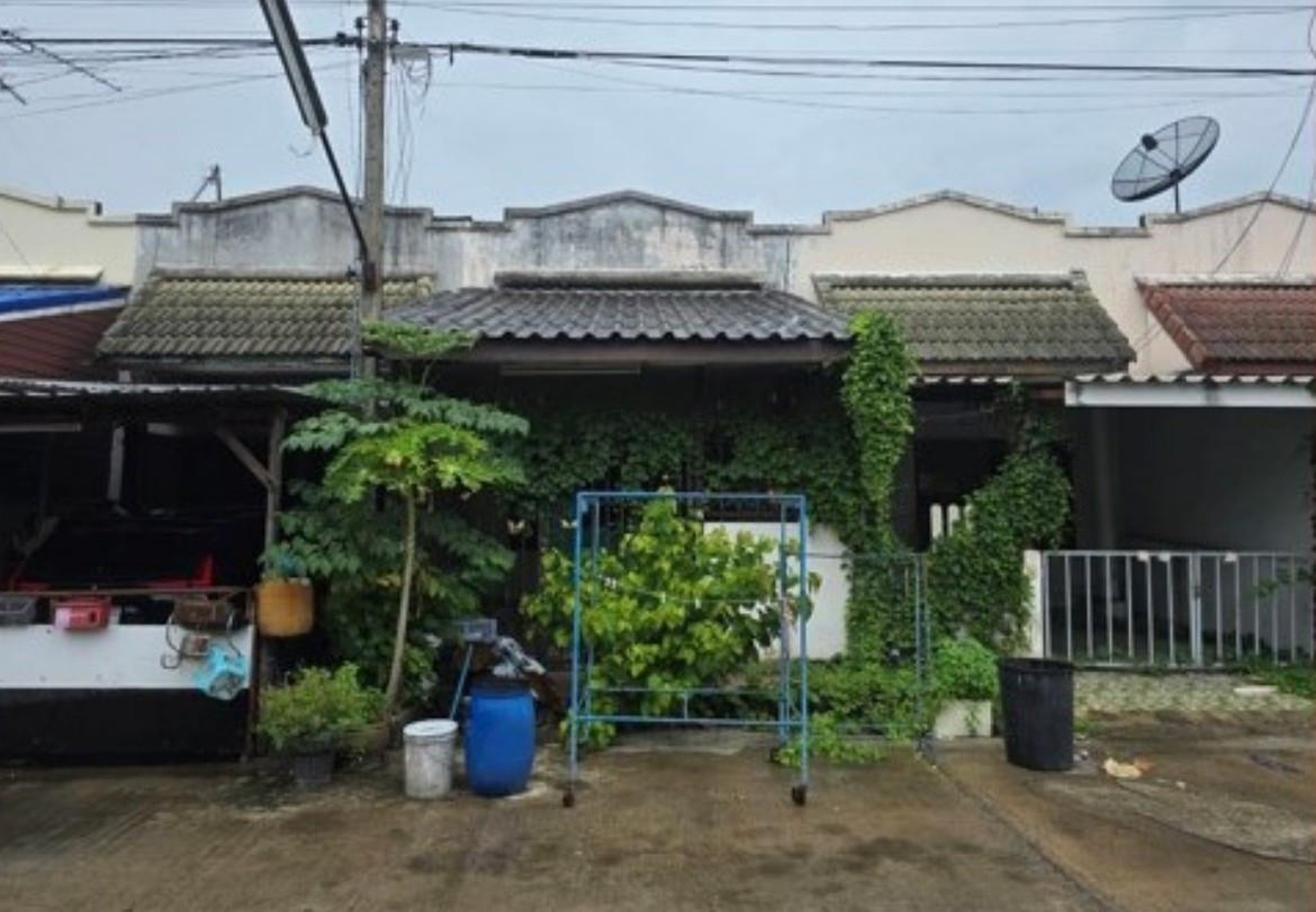 ทรัพย์สถาบันโดย GHB ทาวน์เฮาส์ แก้วขวัญ