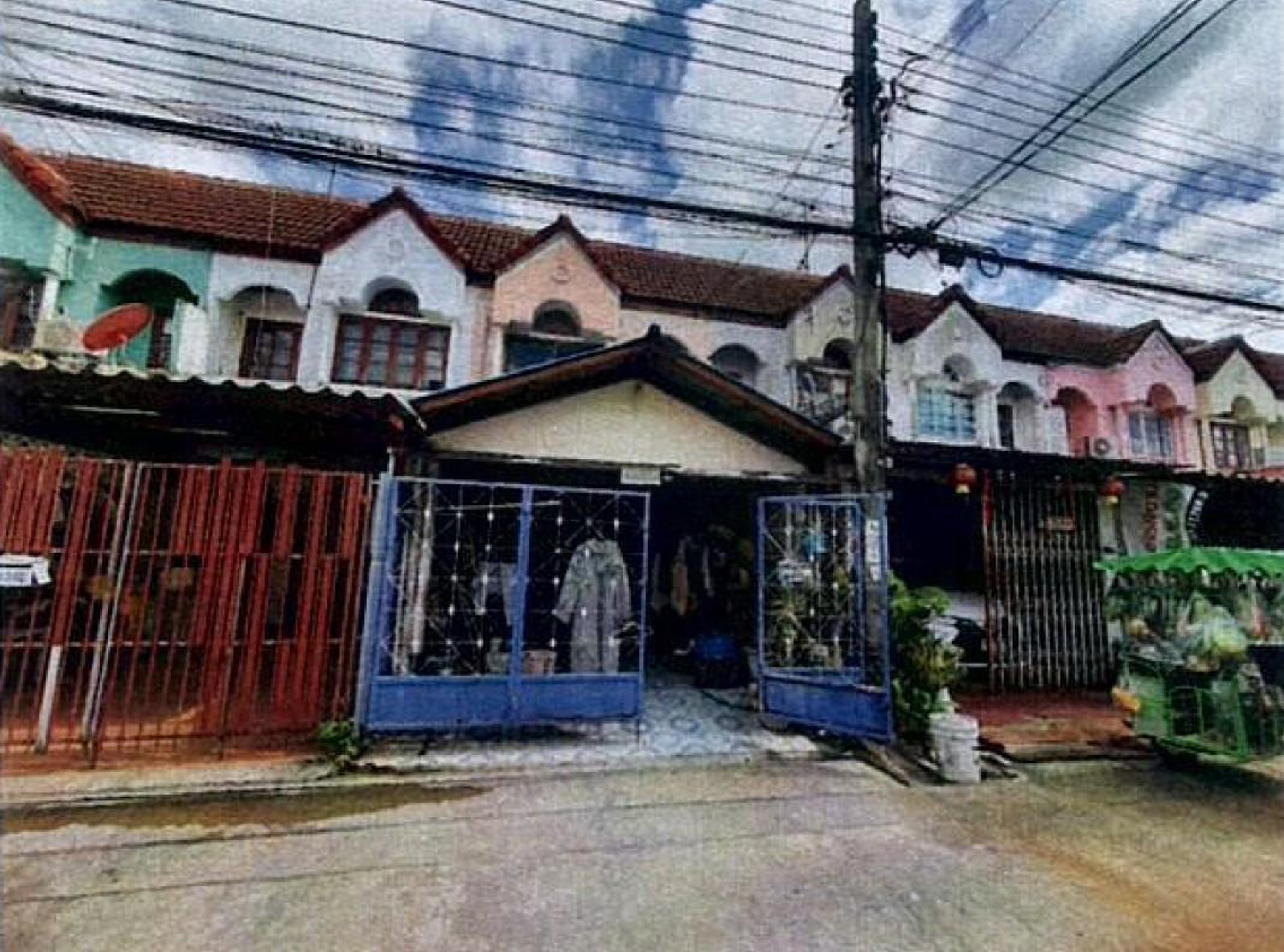 ทรัพย์สถาบันโดย GHB ทาวน์เฮาส์ ฉัตรเกล้าวิลล่า