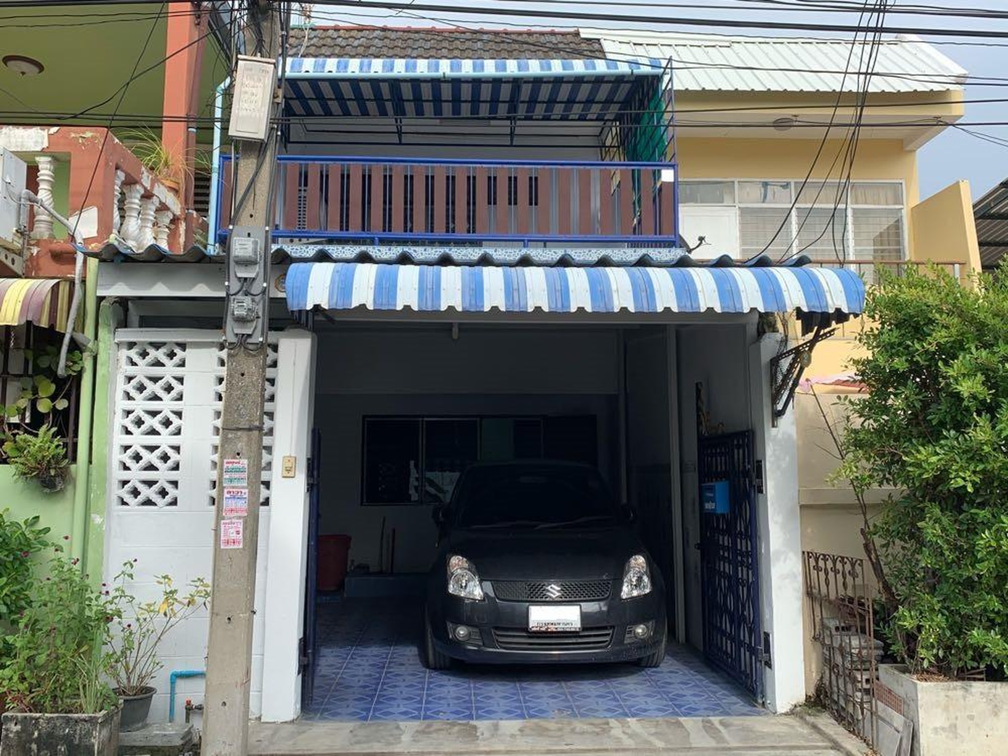 ทรัพย์สถาบันโดย GHB ทาวน์เฮาส์ ซอยสุขุมวิท 107(ถนนแบริ่ง)/แบริ่ง ถนนสุขุมวิท