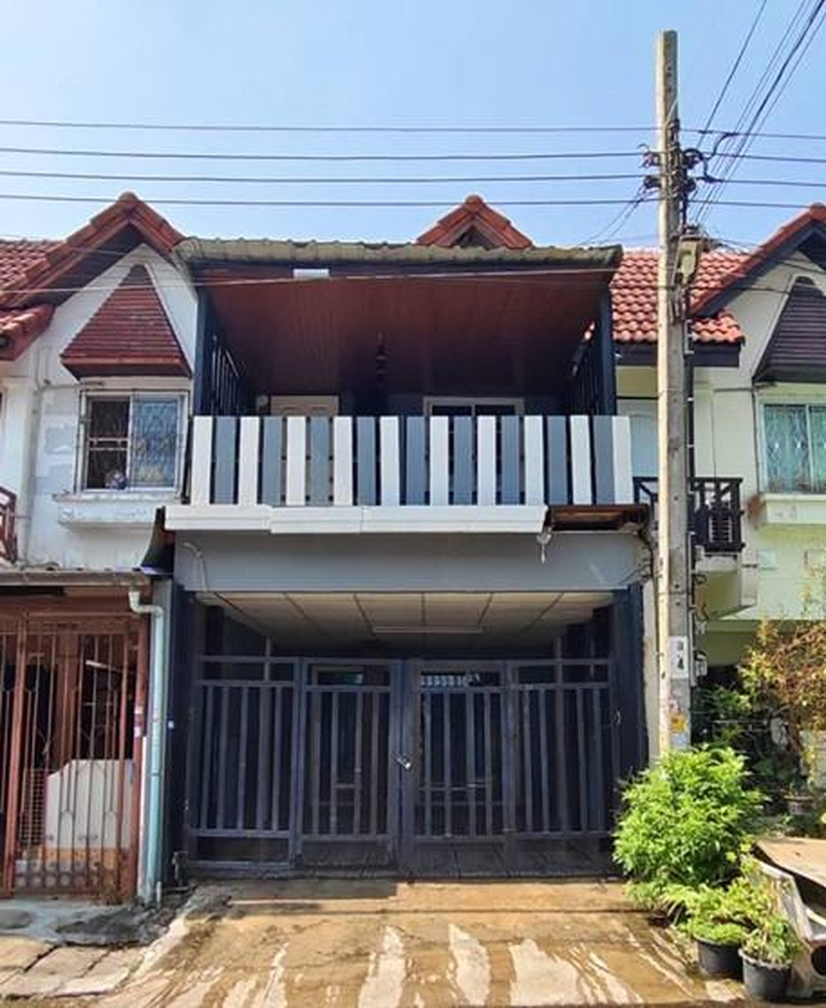 ทรัพย์สถาบันโดย GHB ทาวน์เฮาส์ นครทองปาร์ควิว 3 (Nakornthong Park View 3)