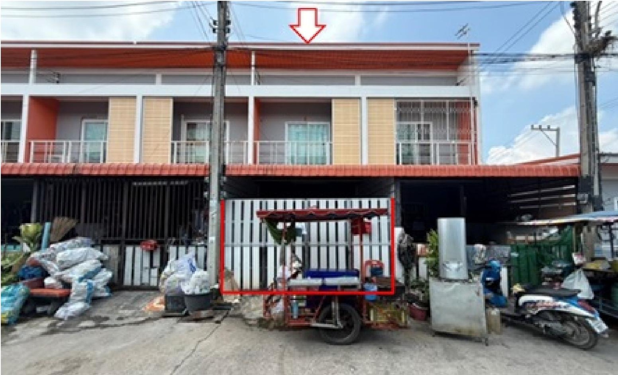 ทรัพย์สถาบันโดย GHB ทาวน์เฮาส์ ทานตะวัน