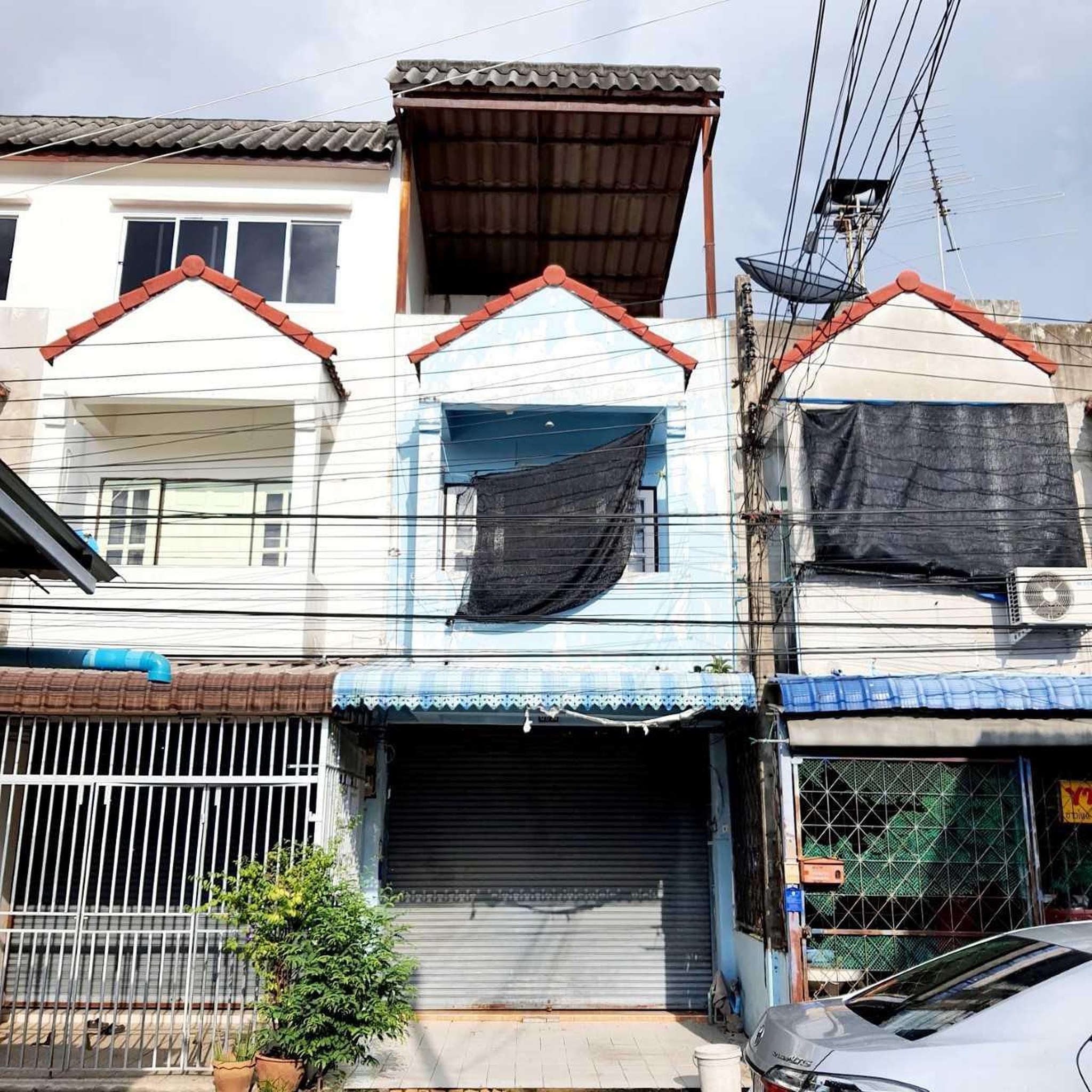 ทรัพย์สถาบันโดย GHB ตึกแถว-อาคารพาณิชย์ ซอยวิเศษไชยชาญ ถนนพระองค์ดำ