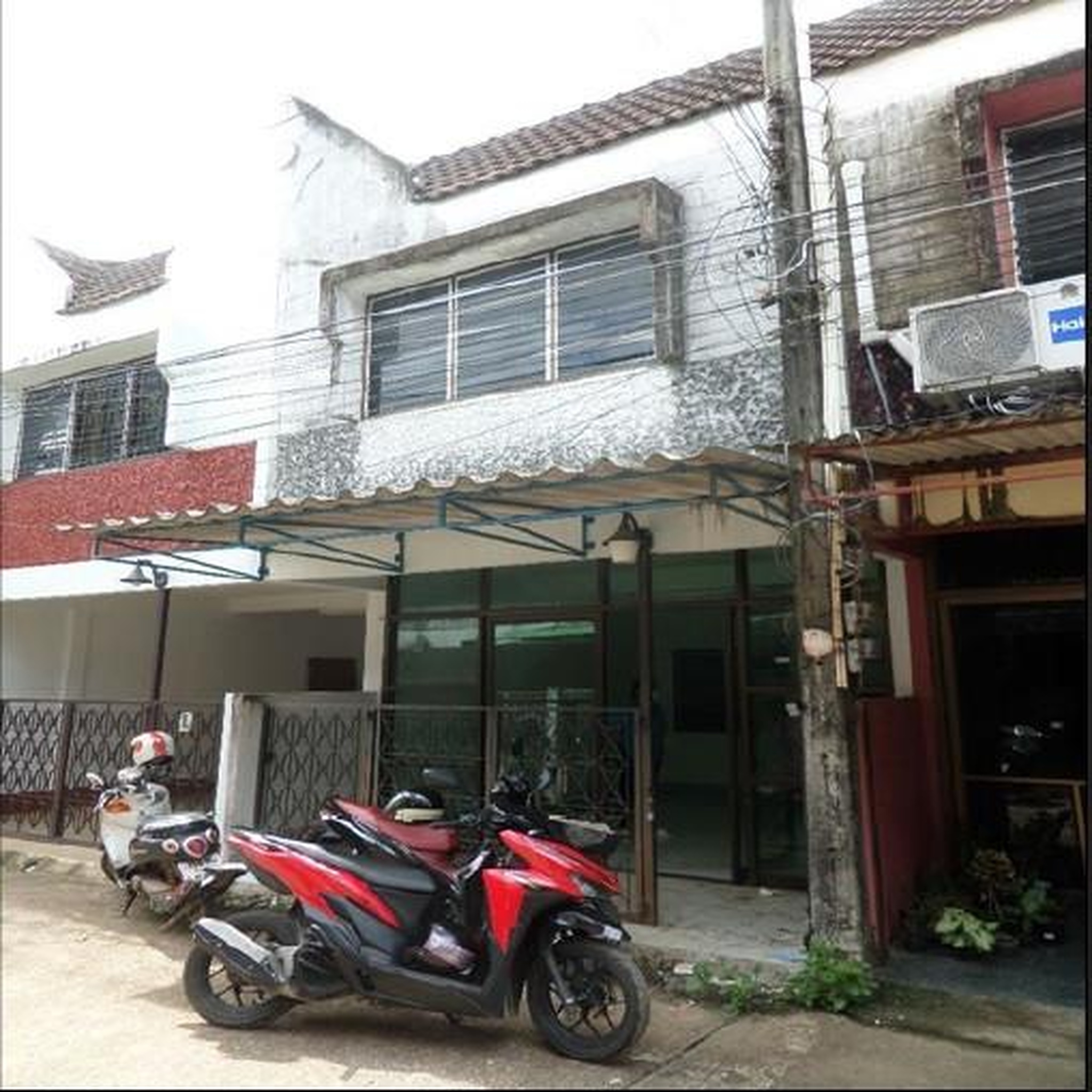 ทรัพย์สถาบันโดย GHB ทาวน์เฮาส์ ซอยเสถียรสิริ ถนนชลประทาน (ตร.4029)