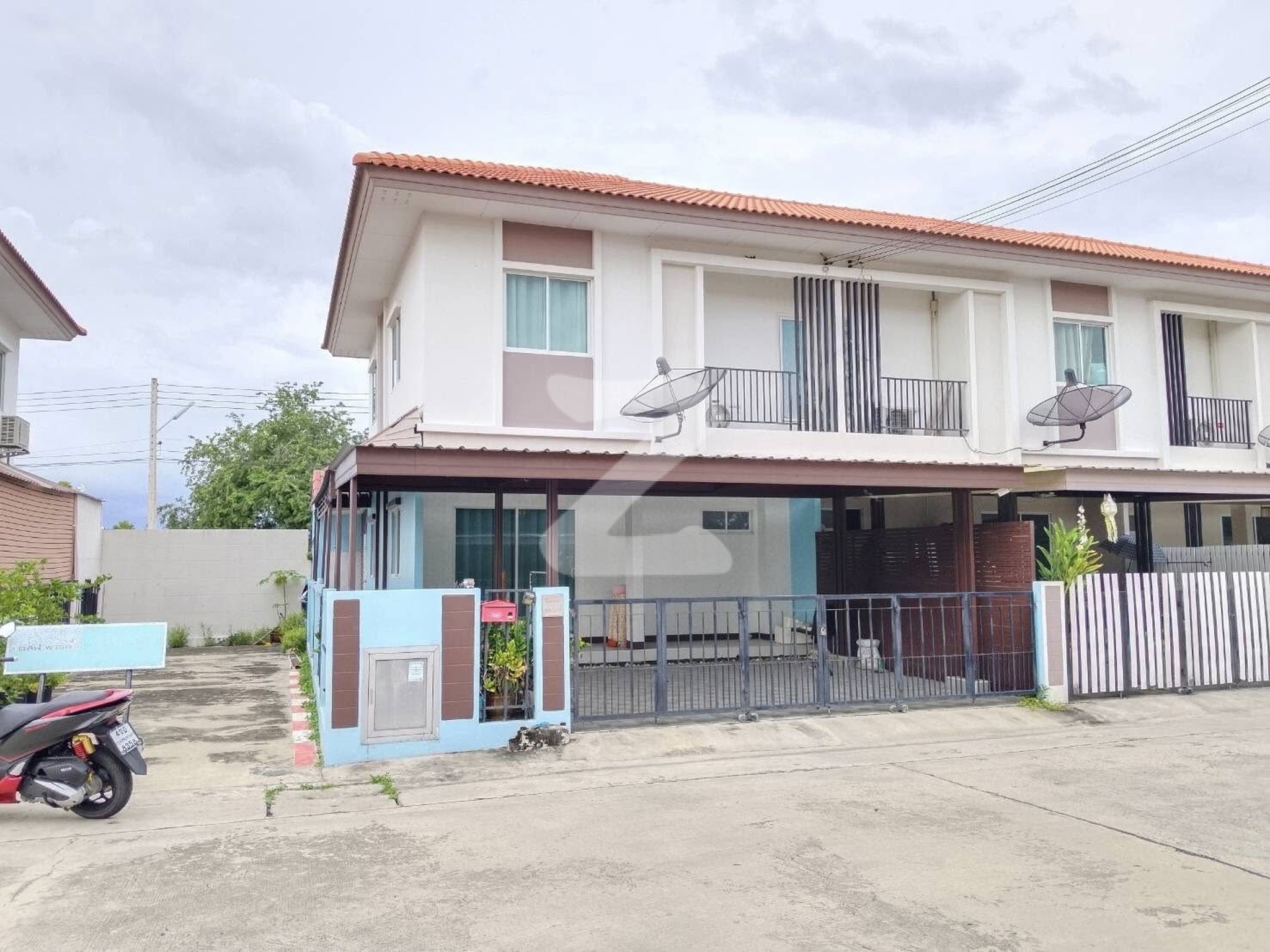 เจ้าของขายเอง ต่อเติมครบขายทาวน์โฮม 2 ชั้นหลังริมหมู่บ้านไอลีฟ ทาวน์ พระราม 2 กม.14(แสมดำ)ถ.พระราม 2 ต.พันท้ายนรสิงห์ อ.เมือง จ.สมุทรสาคร  : เจ้าของขายเอง (งดรับนายหน้า)