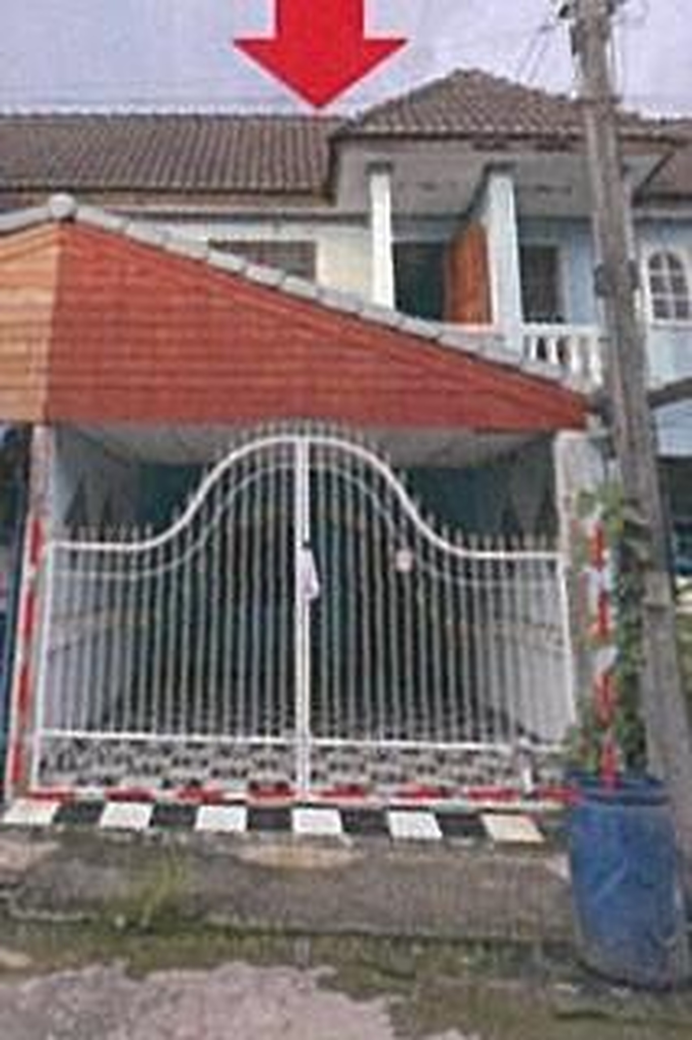 ทรัพย์สถาบันโดย GHB ทาวน์เฮาส์ โครงการ ตะวันออก 1
