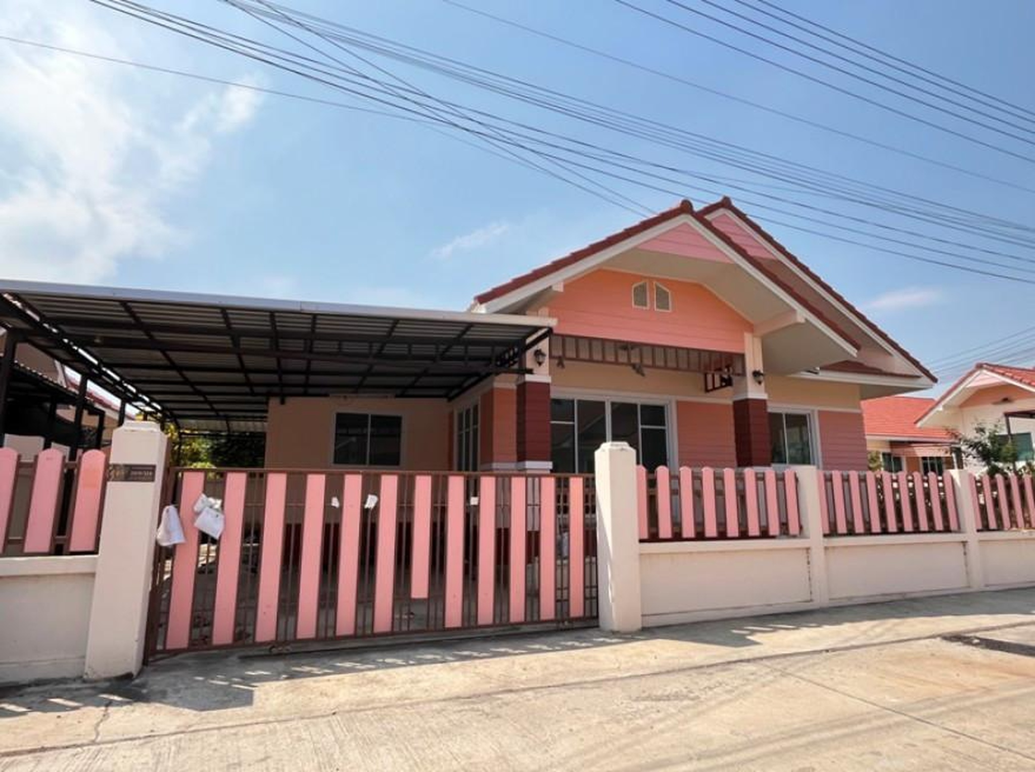 ทรัพย์สถาบันโดย GHB บ้านเดี่ยว แสงตะวัน