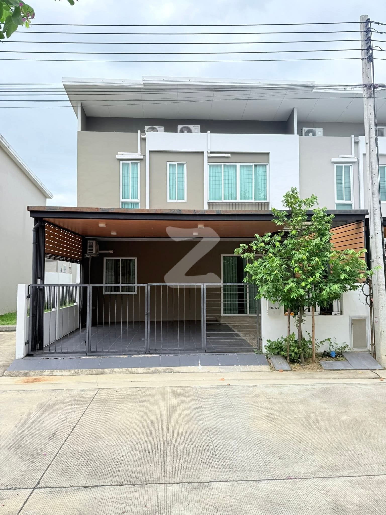#ขายฟอร์เร่ พุทธมณฑลสาย5 🚩4,500,000 บาท 🧳🧳หิ้วกระเป๋าเข้าอยู่ได้เลยแอร์พร้อมเฟอร์พร้อม 🚩🚩เจ้าของขายเองมีโฉนดพร้อมโอนเรียบร้อย : เจ้าของขายเอง (งดรับนายหน้า)