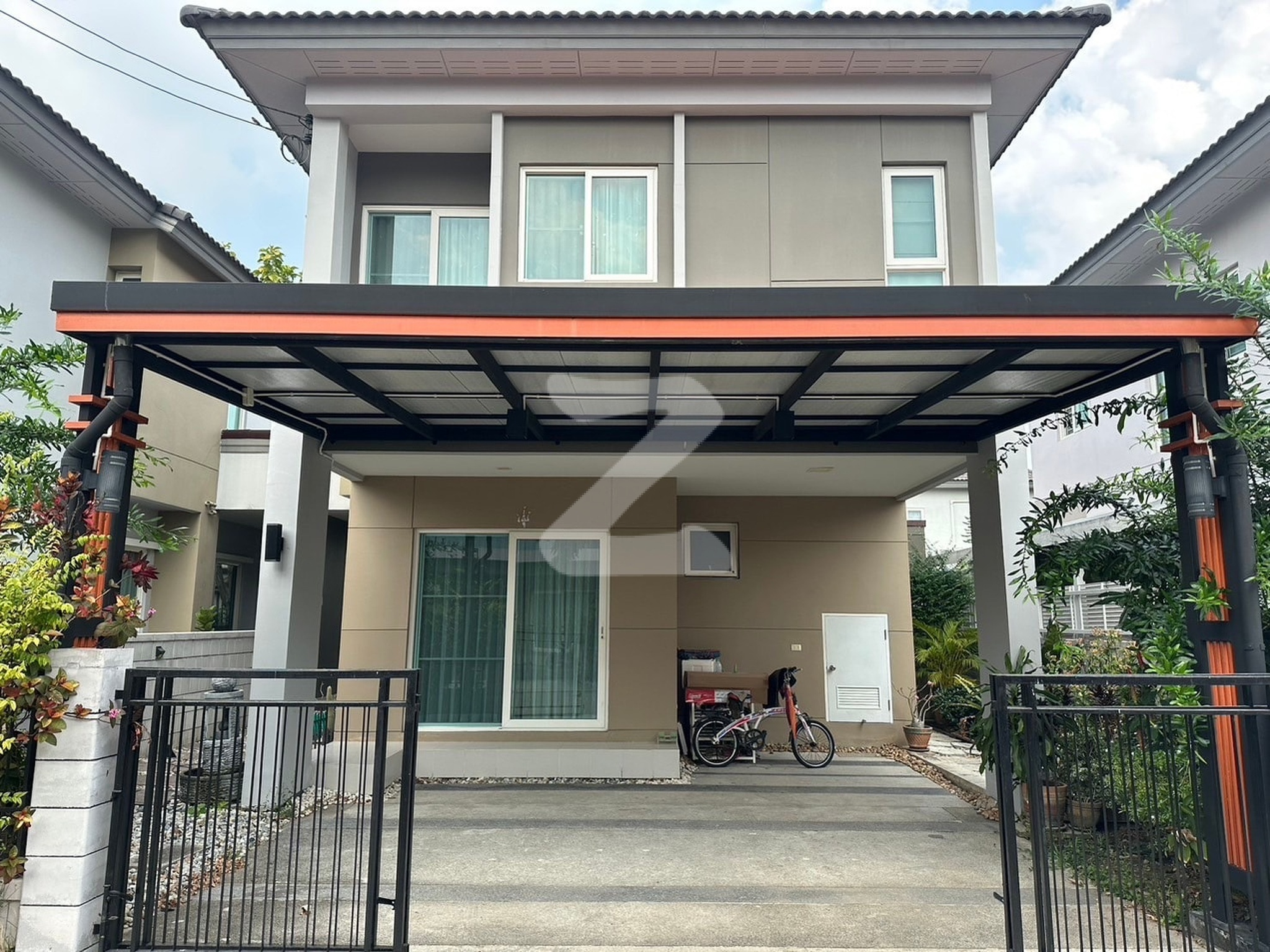 🏡ขายบ้านแฝดสไตล์เดียว 35 ตรว ขาย 4 ล.บ.🏡    หมู่บ้าน Pleno เพรชเกษม 112   หลังคาบ้านไม่ติดกับเพื่อนบ้าน : เจ้าของขายเอง (งดรับนายหน้า)