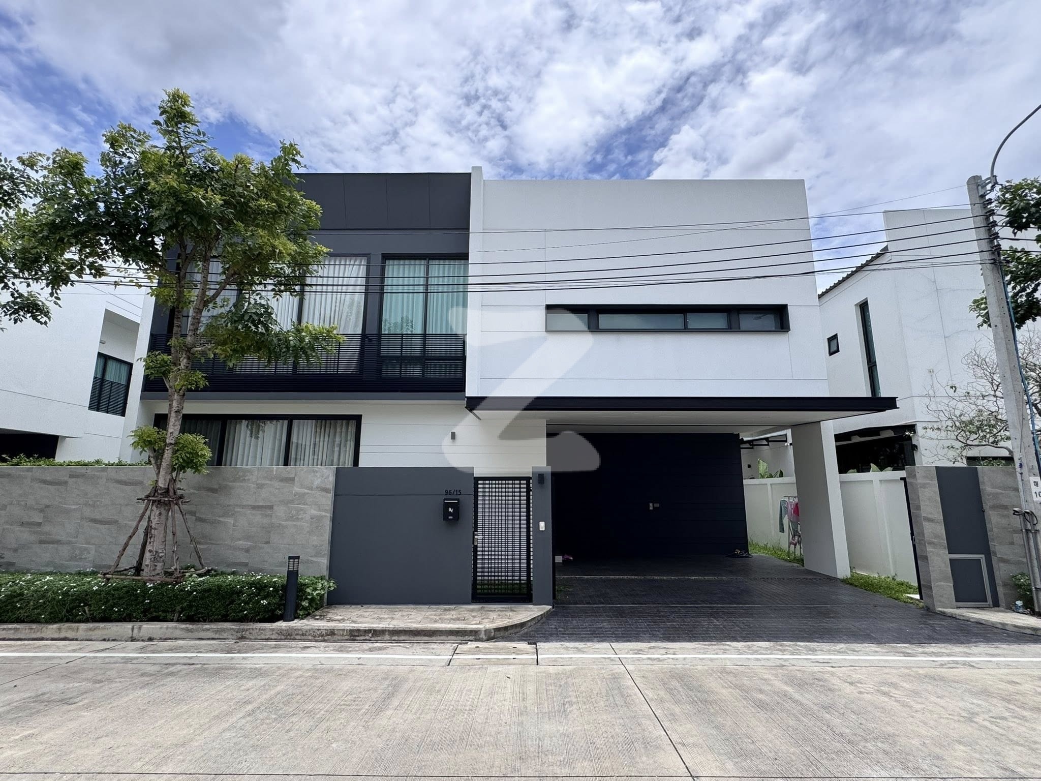 🌟 ขายบ้านเดี่ยวพร้อมอยู่ เจ้าของขายเอง 🌟 #บ้านเดี่ยว#4ห้องนอน_5ห้องน้ำ   ในสังคมคุณภาพ ใกล้วงเวียนพระราม5 : เจ้าของขายเอง (งดรับนายหน้า)