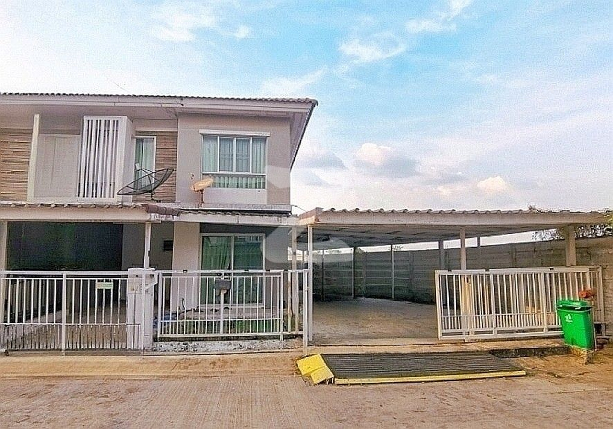 พฤกษาวิลล์ 44 บรมราชชนนี-ปิ่นเกล้า ราคา ฿2,300,000. (36ตร.ว. / 144ตร.ม.) ทาวน์เฮ้าส์ 2 ชั้น 3 ห้องนอน 2 ห้องน้ำ : เจ้าของขายเอง (งดรับนายหน้า)