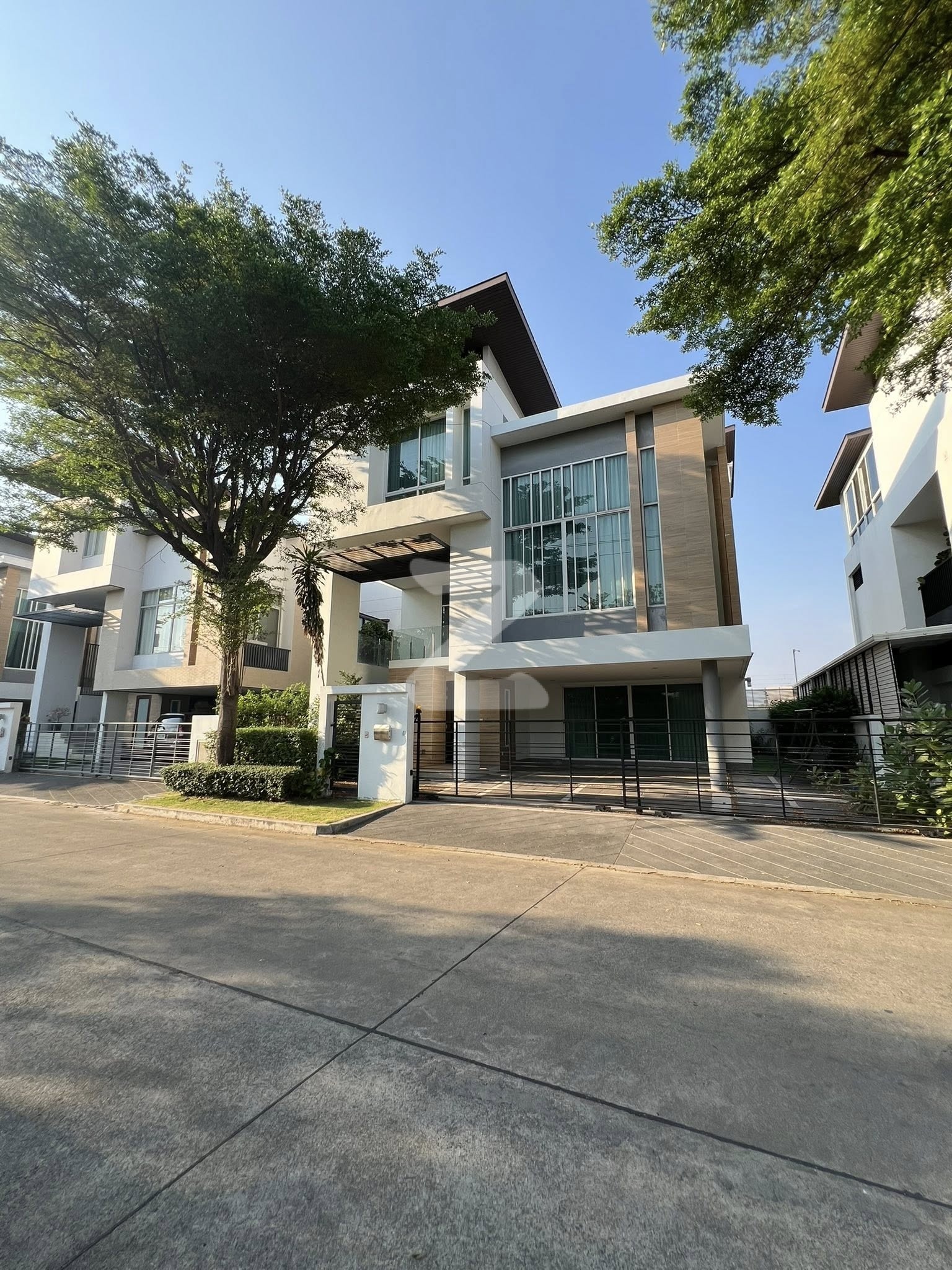 🏠 Nirvana Beyond Lite Rama 9 Krungthep kree tha 32   -  บ้านเดี่ยว type L โซน ทางเข้าโครงการ : เจ้าของขายเอง (งดรับนายหน้า)