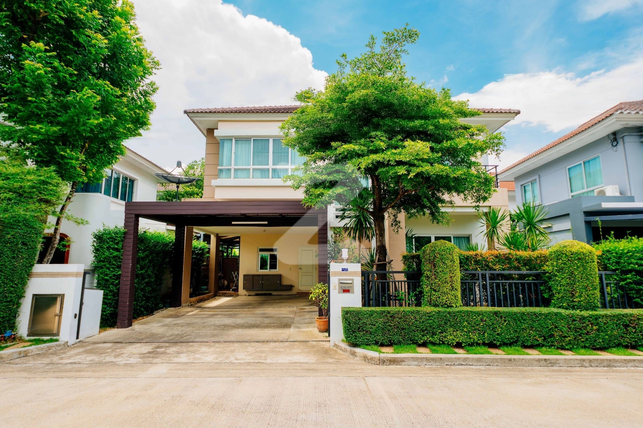 ขายบ้านเดี่ยว 2 ชั้น หมู่บ้าน Life Bangkok Boulevard Rachaphruek - Charan (ไลฟ์ บางกอก บูเลอวาร์ด ราชพฤกษ์ - จรัญฯ) **ทำเลดี ใกล้เมือง** เดินทางสะดวก  : เจ้าของขายเอง (งดรับนายหน้า)
