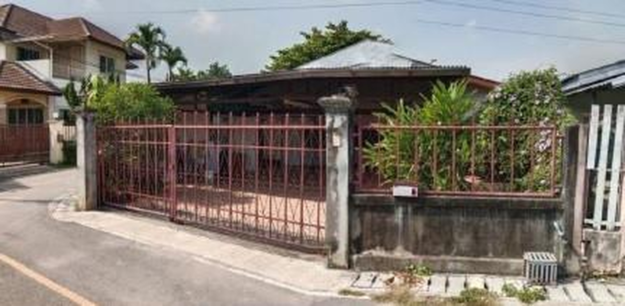 ทรัพย์สถาบันโดย GHB บ้านเดี่ยว ซอยบ้านใหม่สามัคคี ซอย6 ถนนเชียงใหม่-ดอยสะเก็ต(