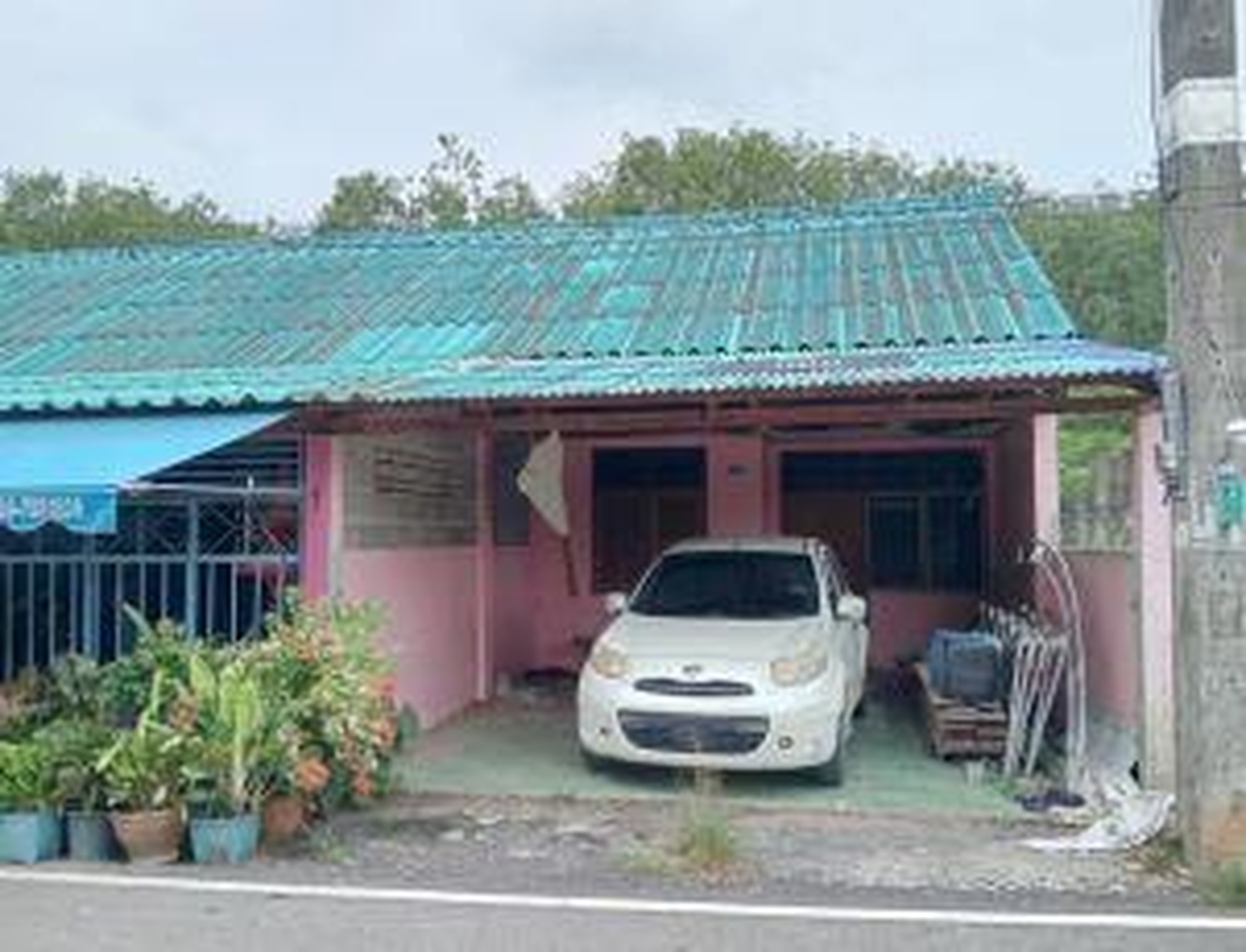 ทรัพย์สถาบันโดย GHB ทาวน์เฮาส์ บ้านสวนคลองแงะนานา