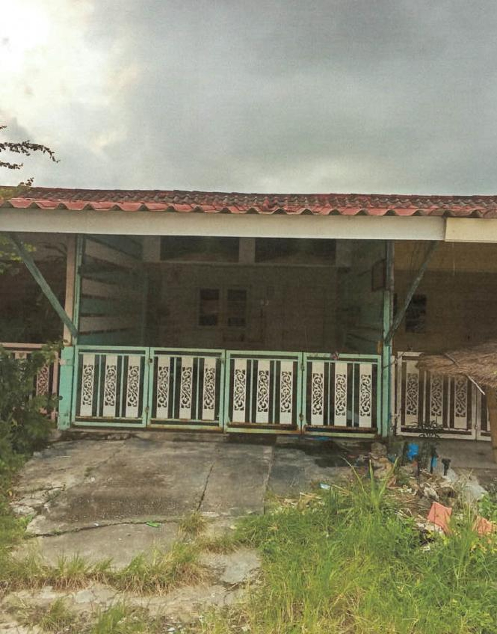 ทรัพย์สถาบันโดย GHB ทาวน์เฮาส์ ซอยโรงน้ำแข็ง ถนนห้วยโป่ง-หนองบอน