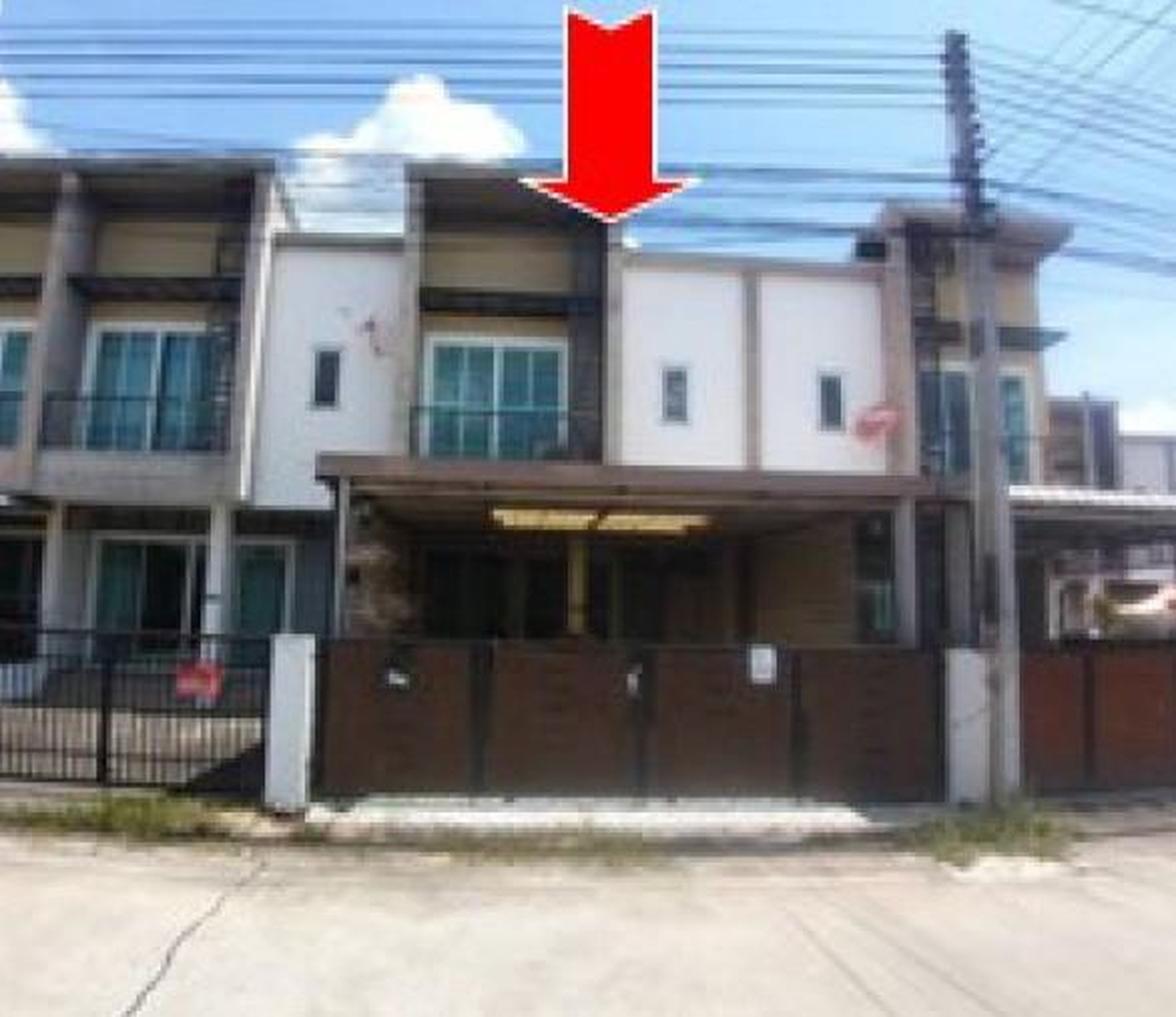 ทรัพย์สถาบันโดย GHB ทาวน์เฮาส์ เดอะไพน์ โคน