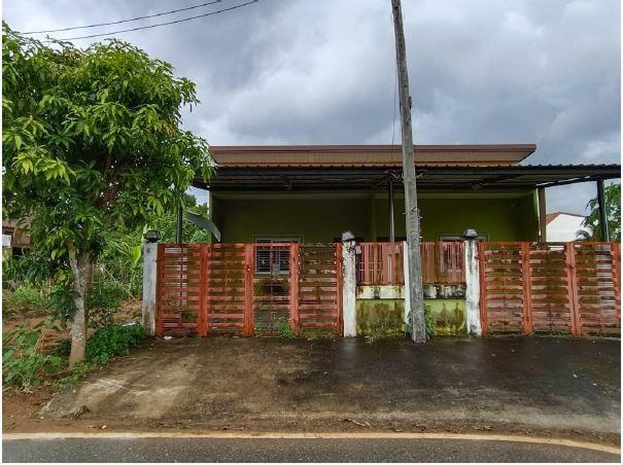 ทรัพย์สถาบันโดย GHB บ้านแฝด ซอยดินลาน ซอย 5 / ซอยไม ถนนสายบ้านโคกเมา-บ้านดิ