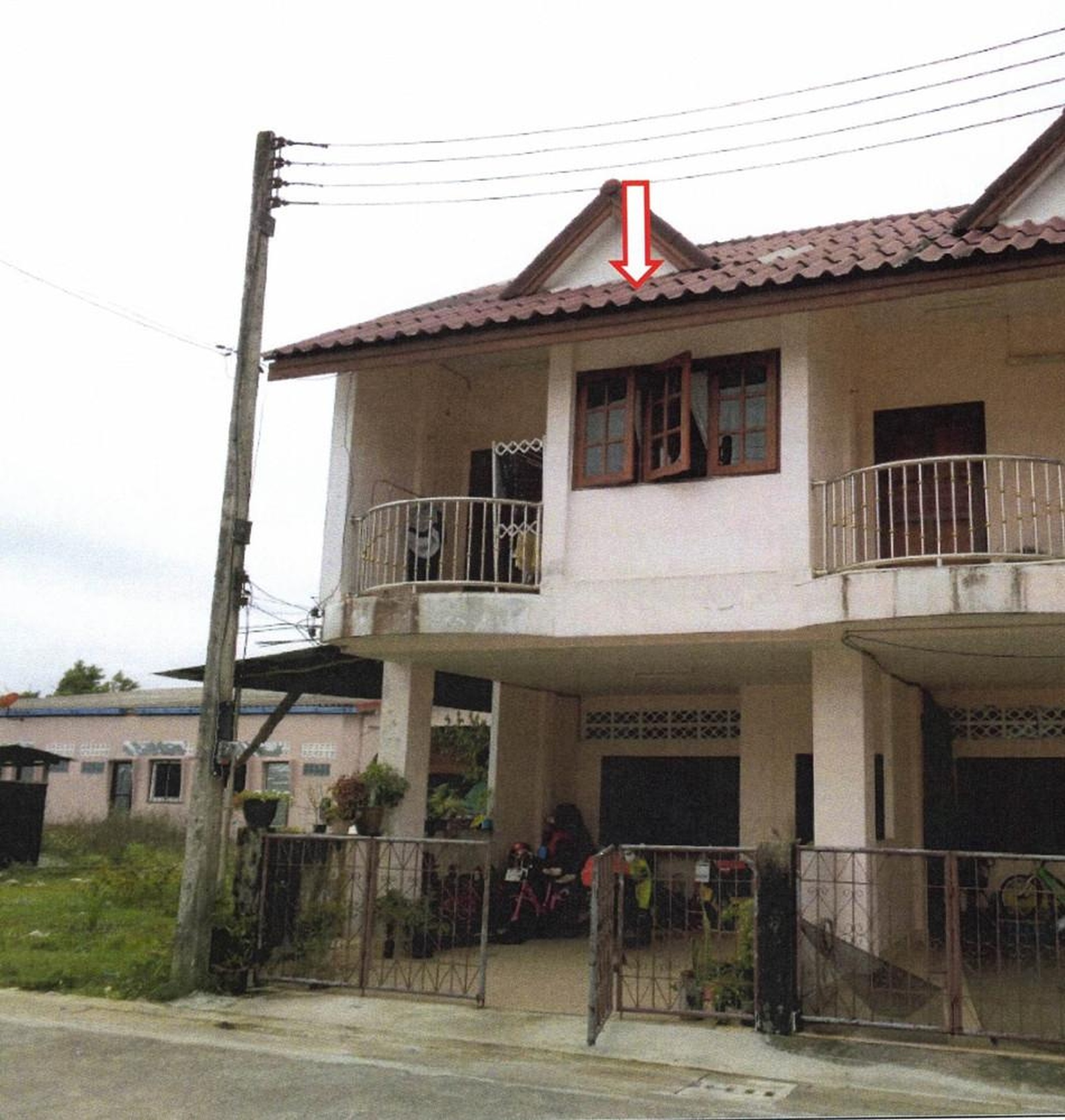 ทรัพย์สถาบันโดย GHB ทาวน์เฮาส์ ถนนทรายทอง 4