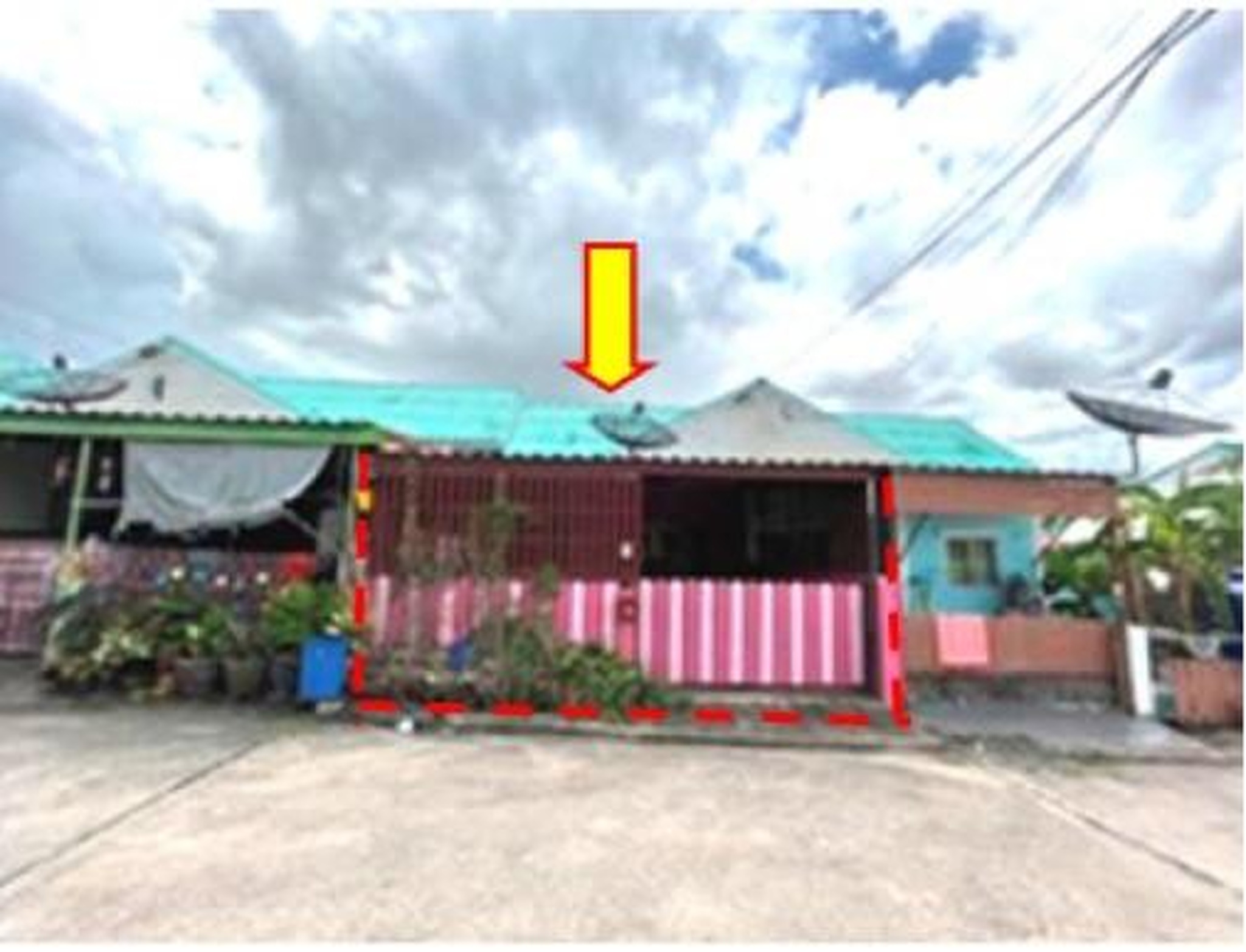 ทรัพย์สถาบันโดย GHB ทาวน์เฮาส์ ซอยม.เรือนแก้ว ถนนสายปลวกแดง-ห้วยปราบ(