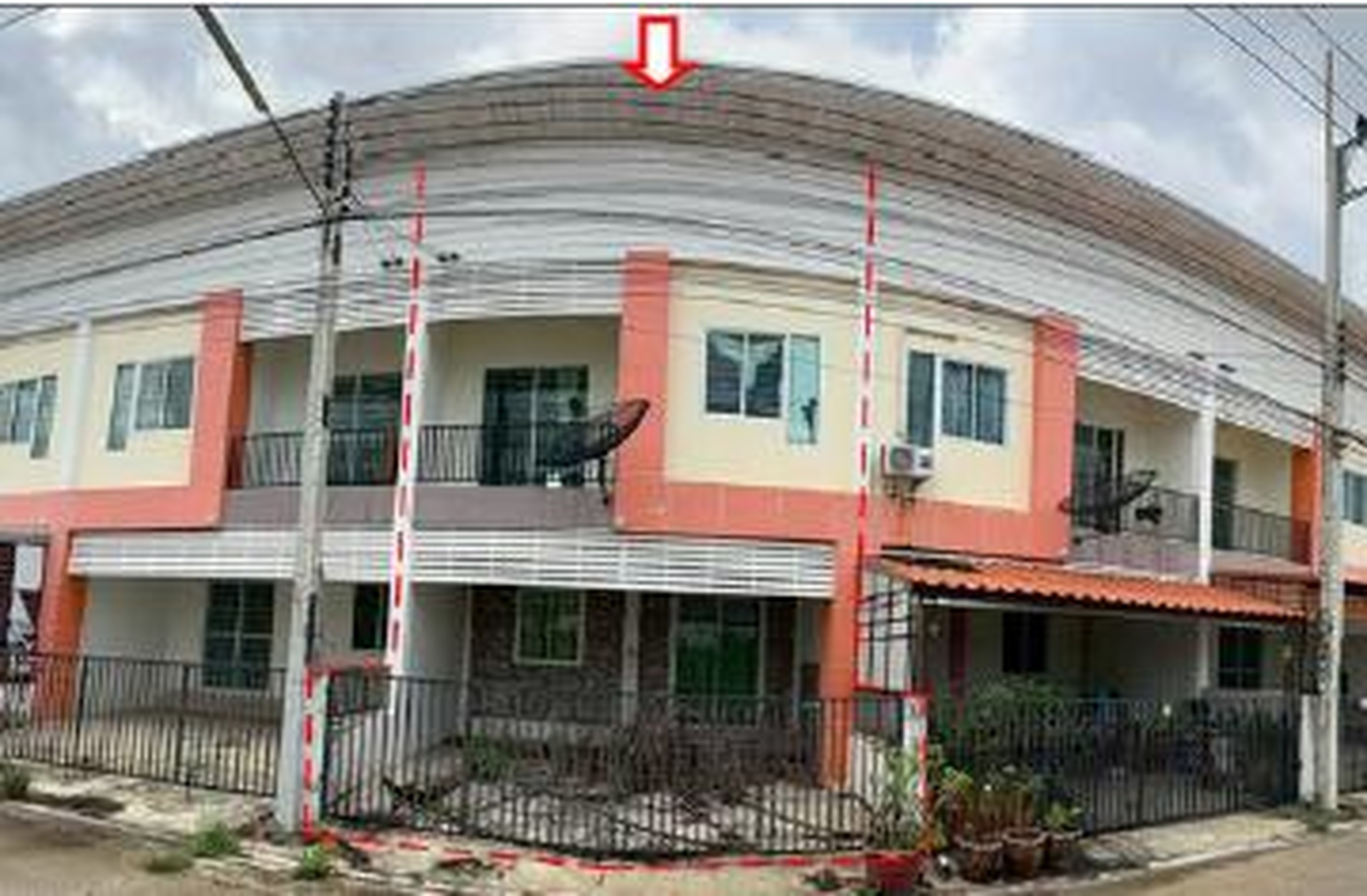 ทรัพย์สถาบันโดย GHB ทาวน์เฮาส์ ธณวรรณ