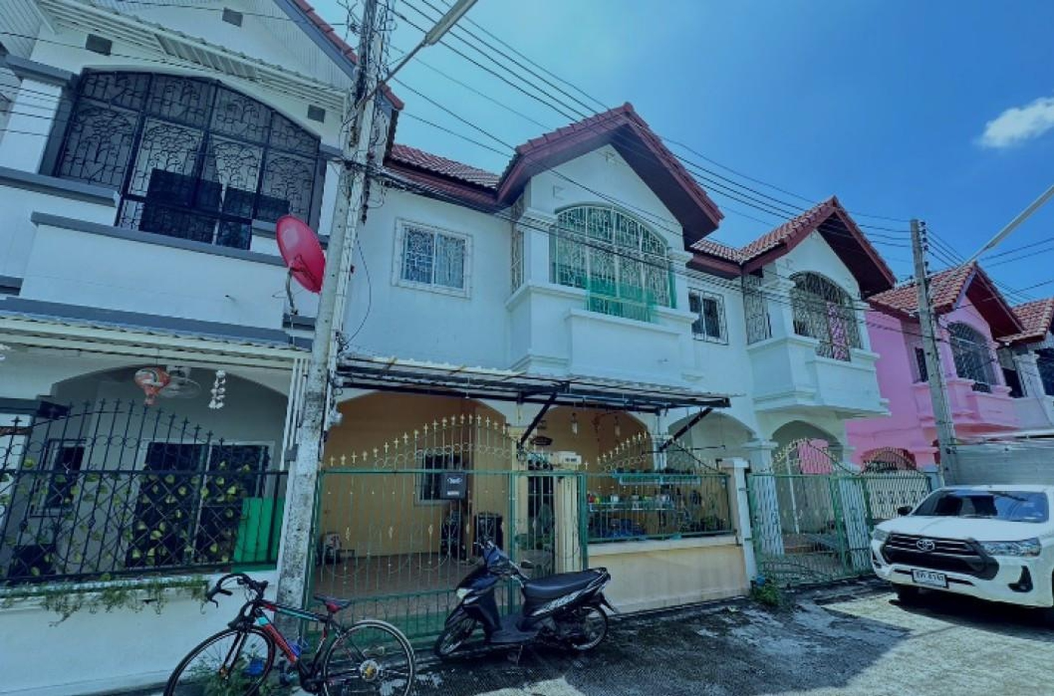 ทรัพย์สถาบันโดย GHB ทาวน์เฮาส์ ซอยบ้านสวน-หนองข้างคอก3 ถนนบ้านสวน-หนองข้างคอก